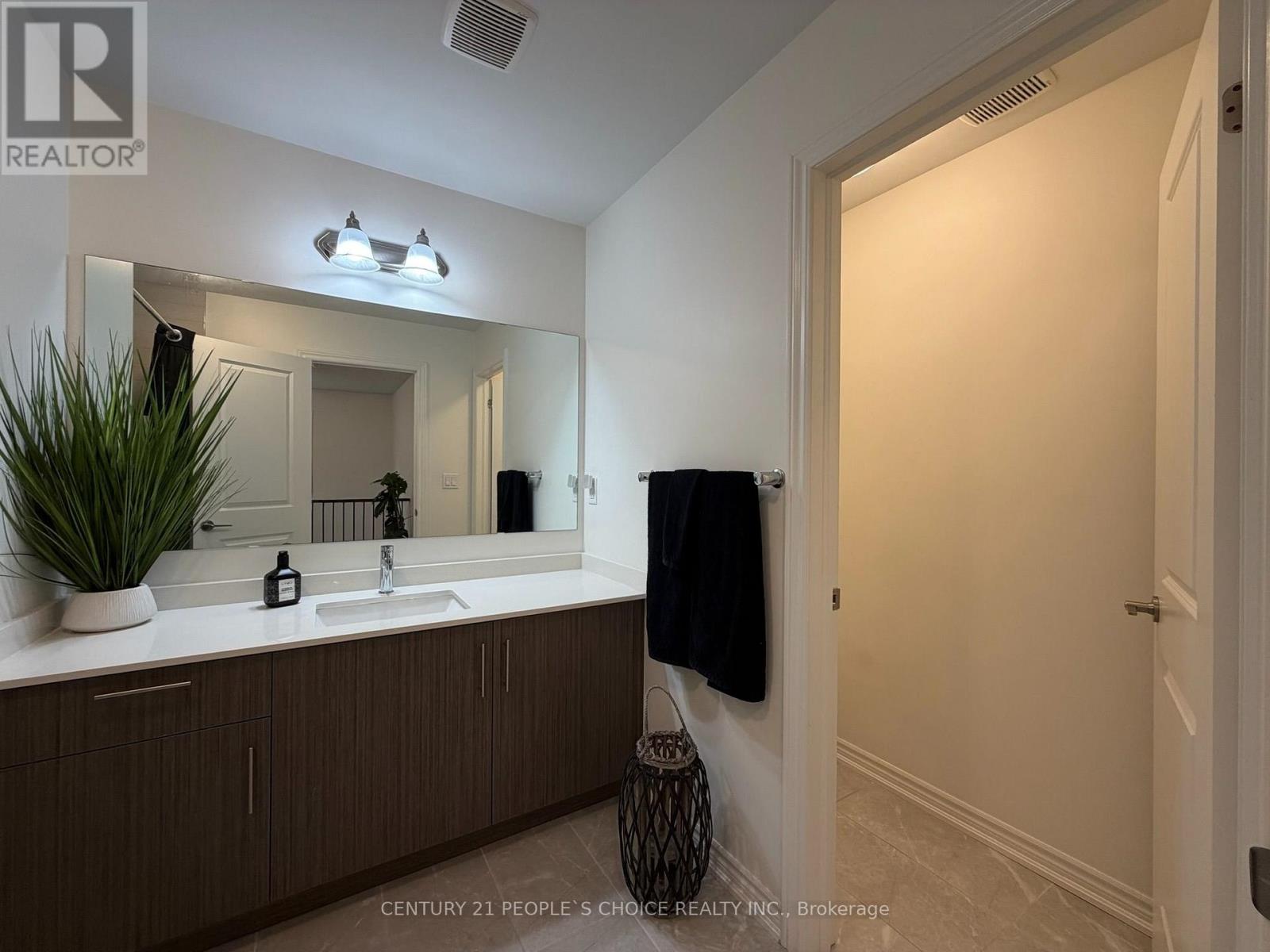 487 BERGAMOT AVENUE - 18