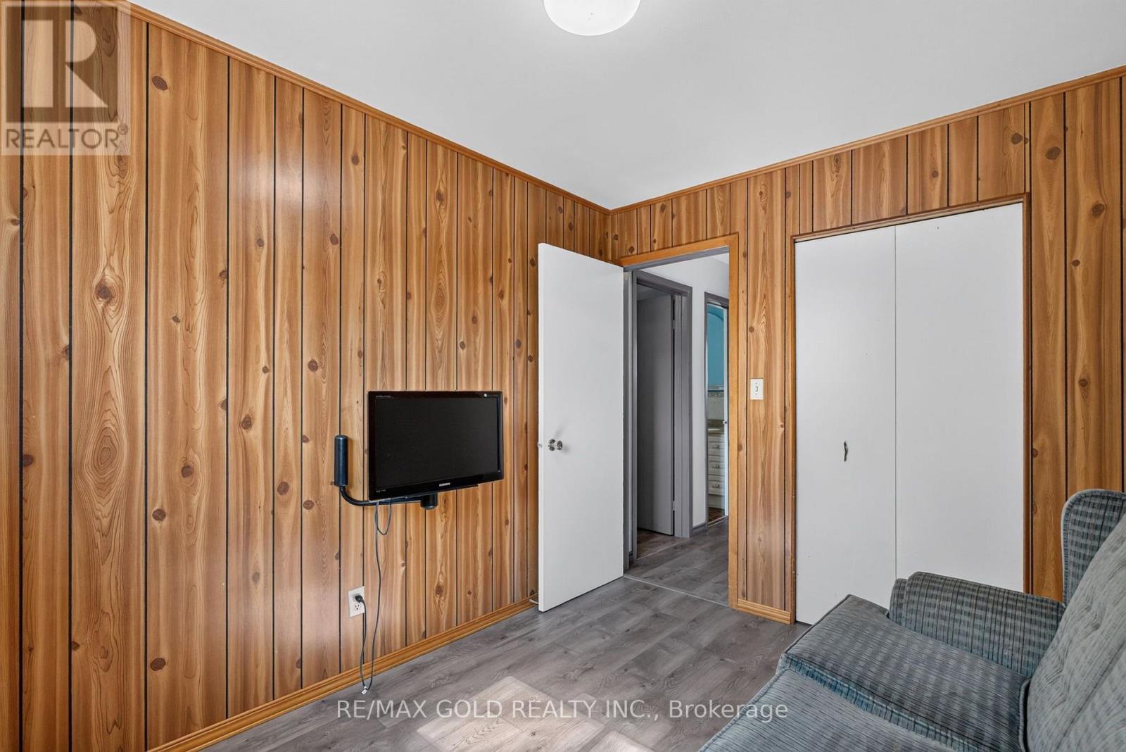 18 ESPLANADE ROAD - 25