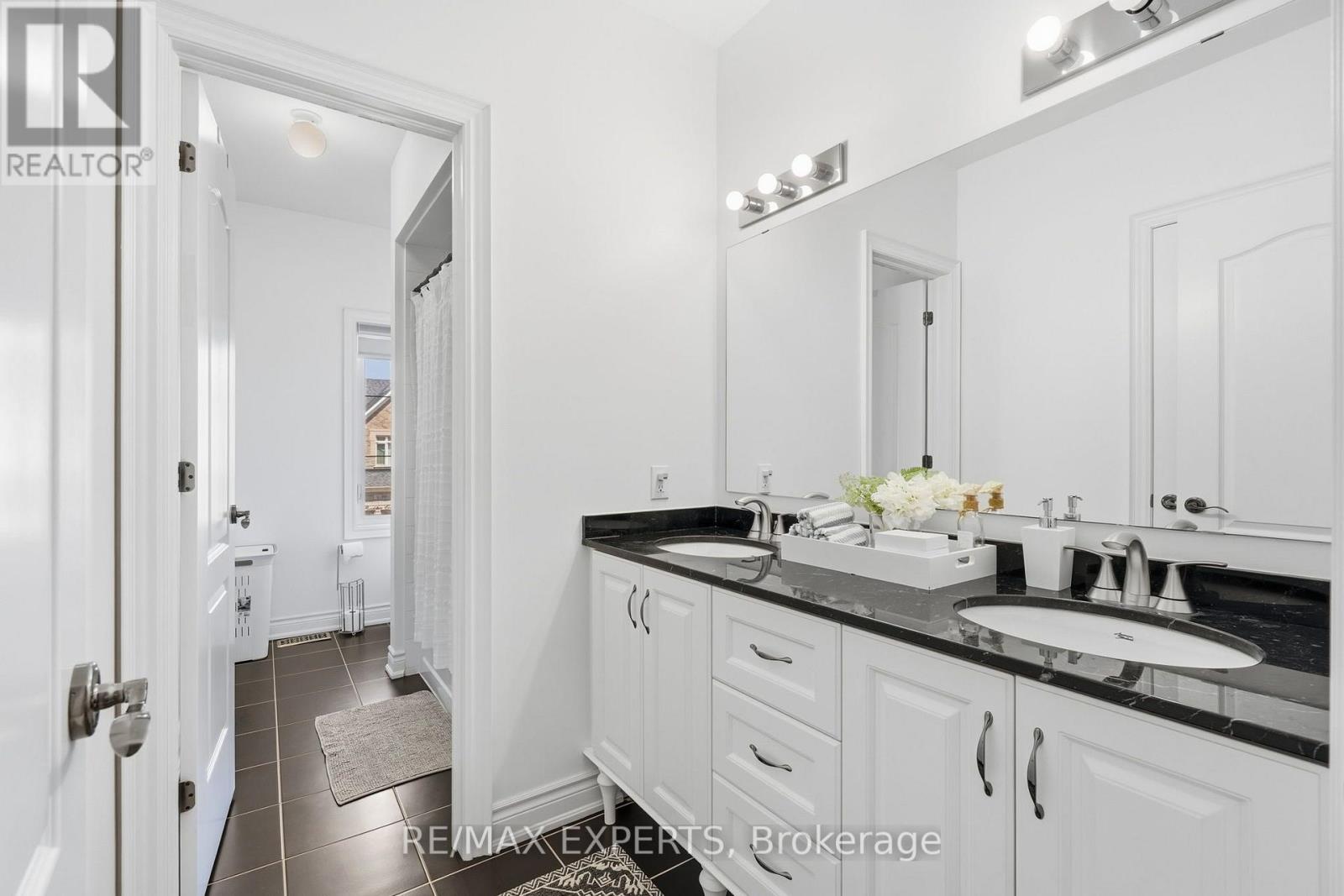 3 ROCKTON COURT - 34