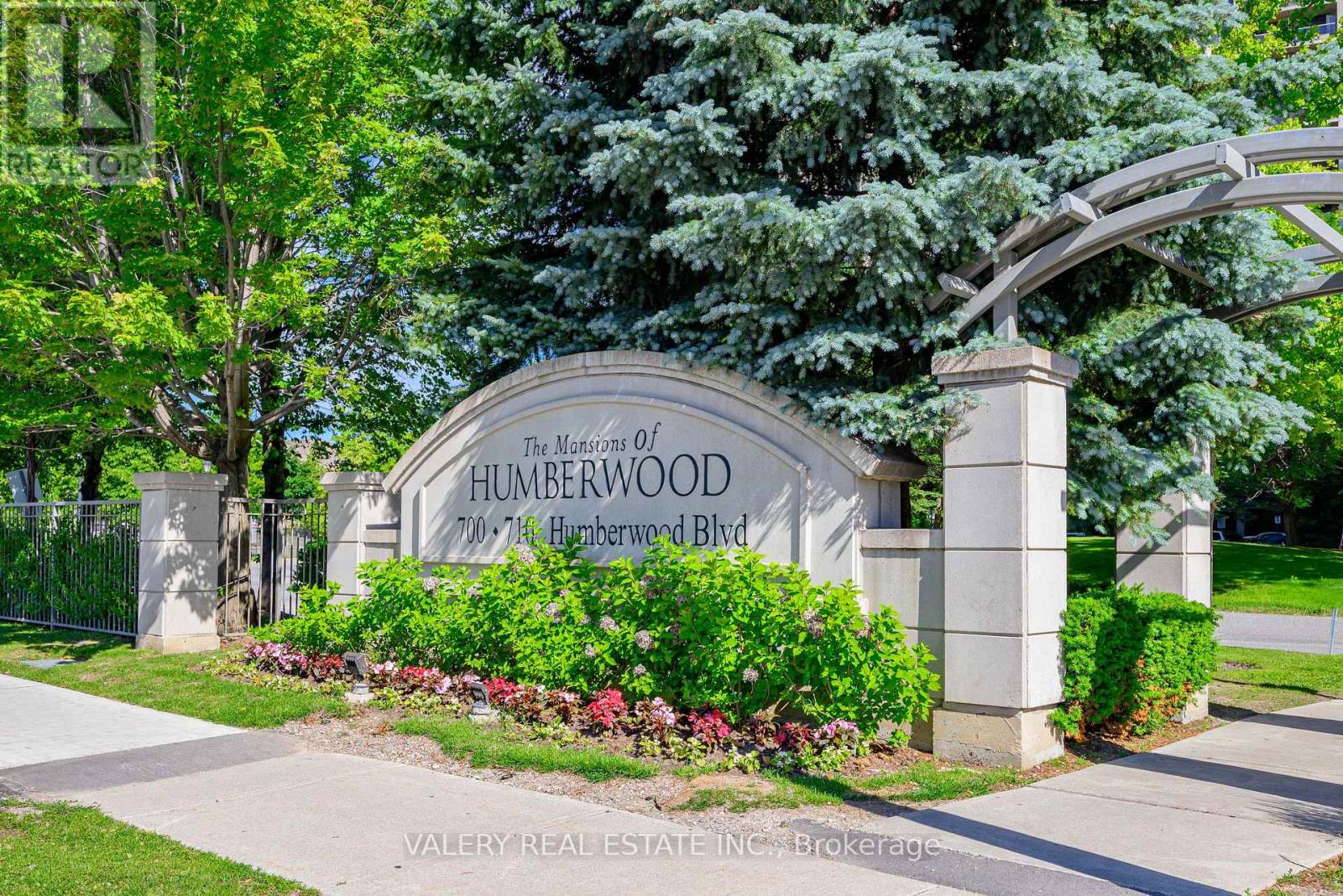 1626 - 700 HUMBERWOOD BOULEVARD