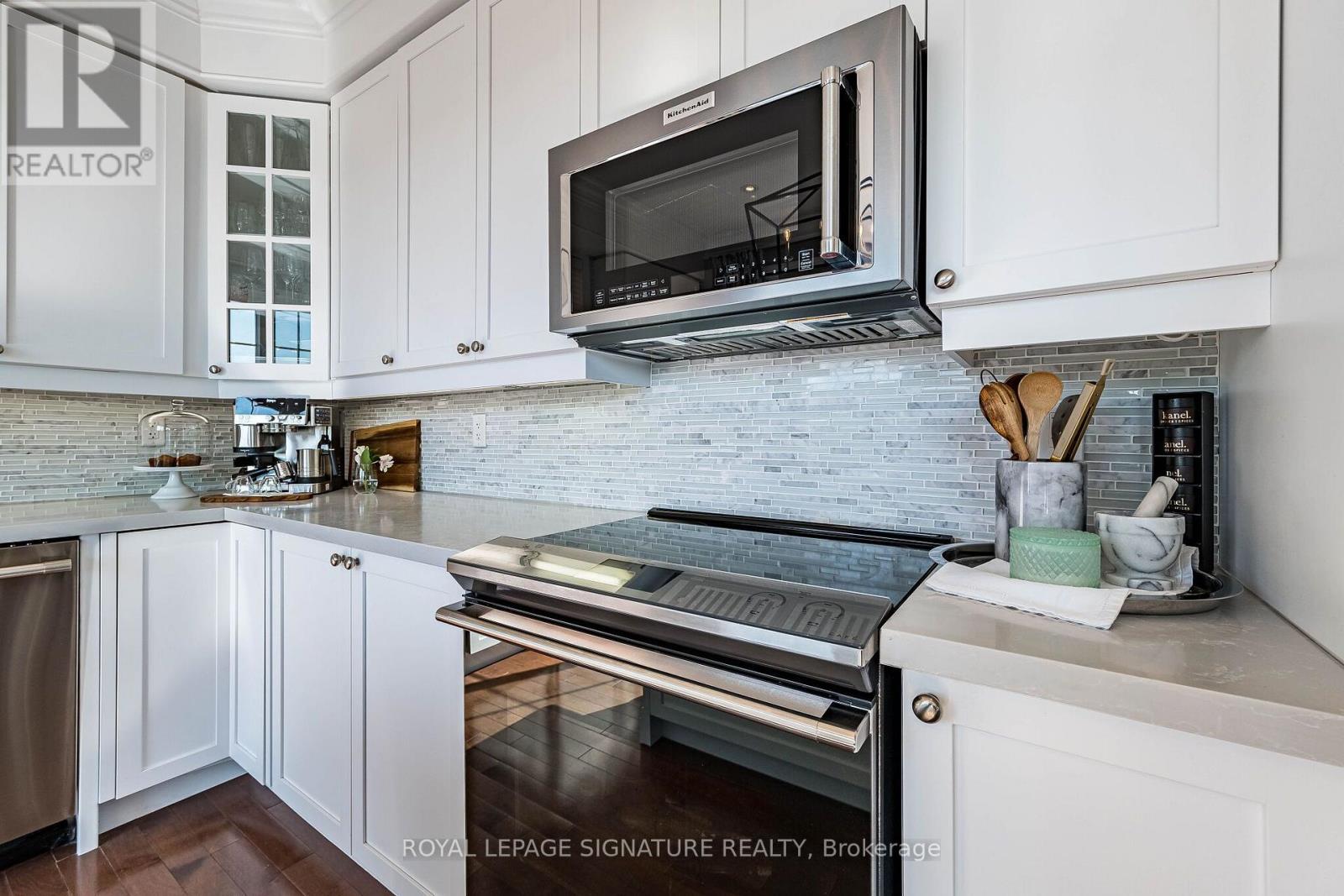 854 COUSENS TERRACE - 17