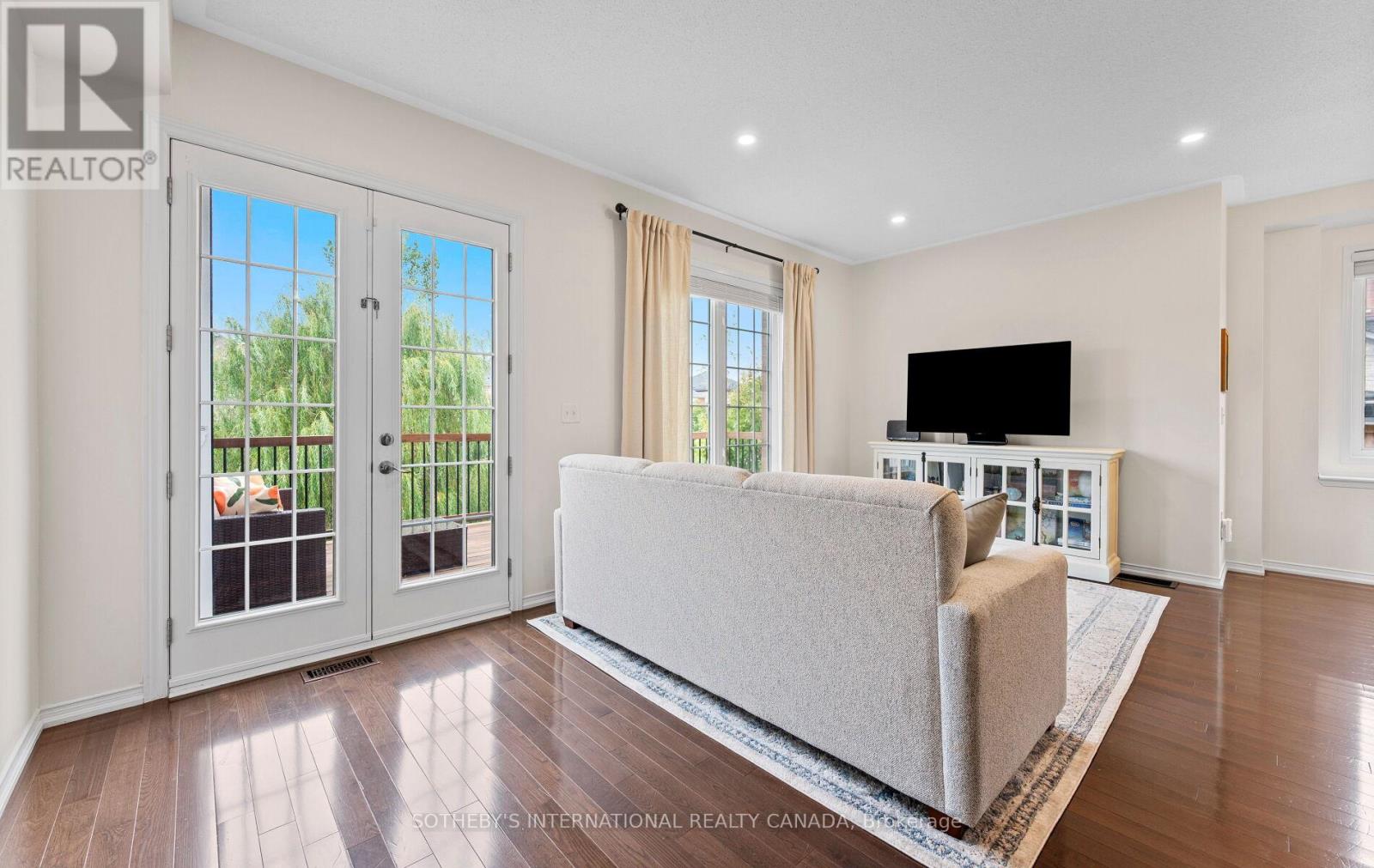 #21 745 FARMSTEAD DRIVE - 14