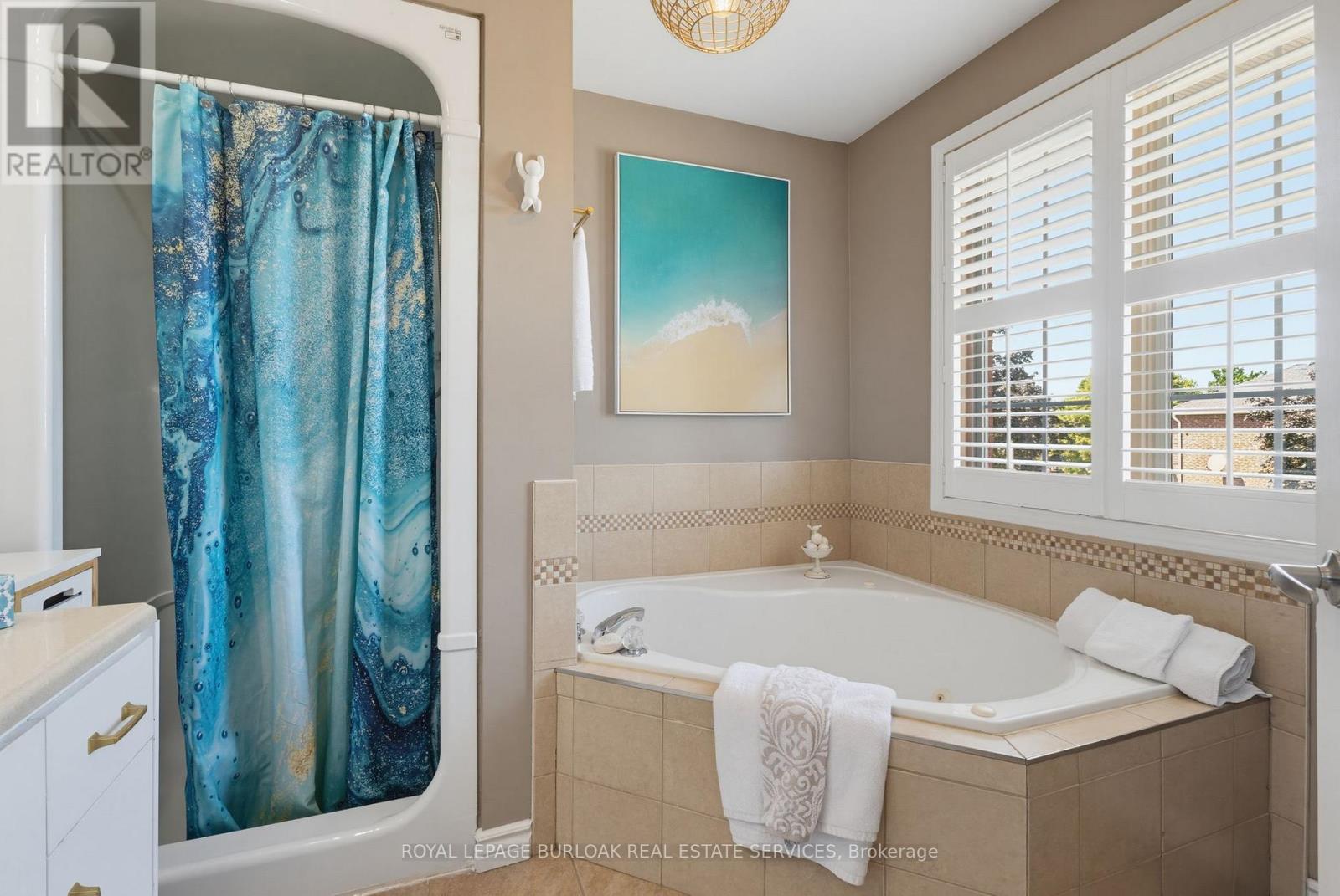 46 CHELSEA CRESCENT - 21