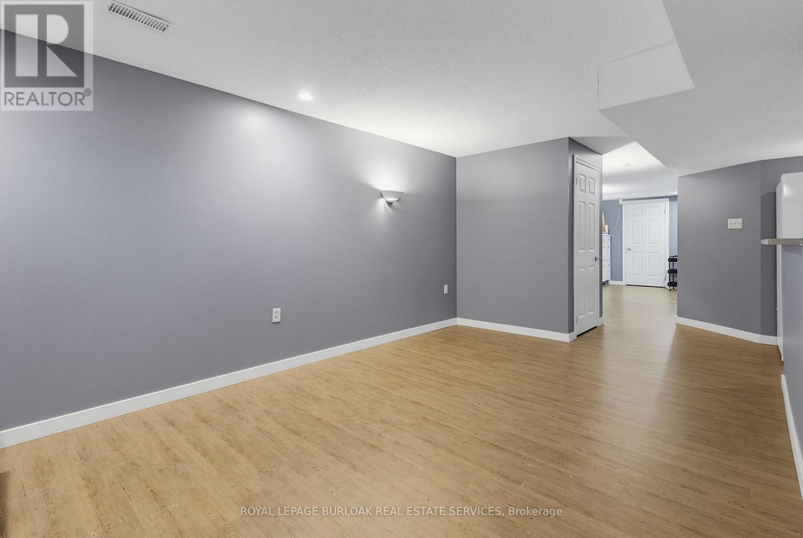 46 CHELSEA CRESCENT - 31