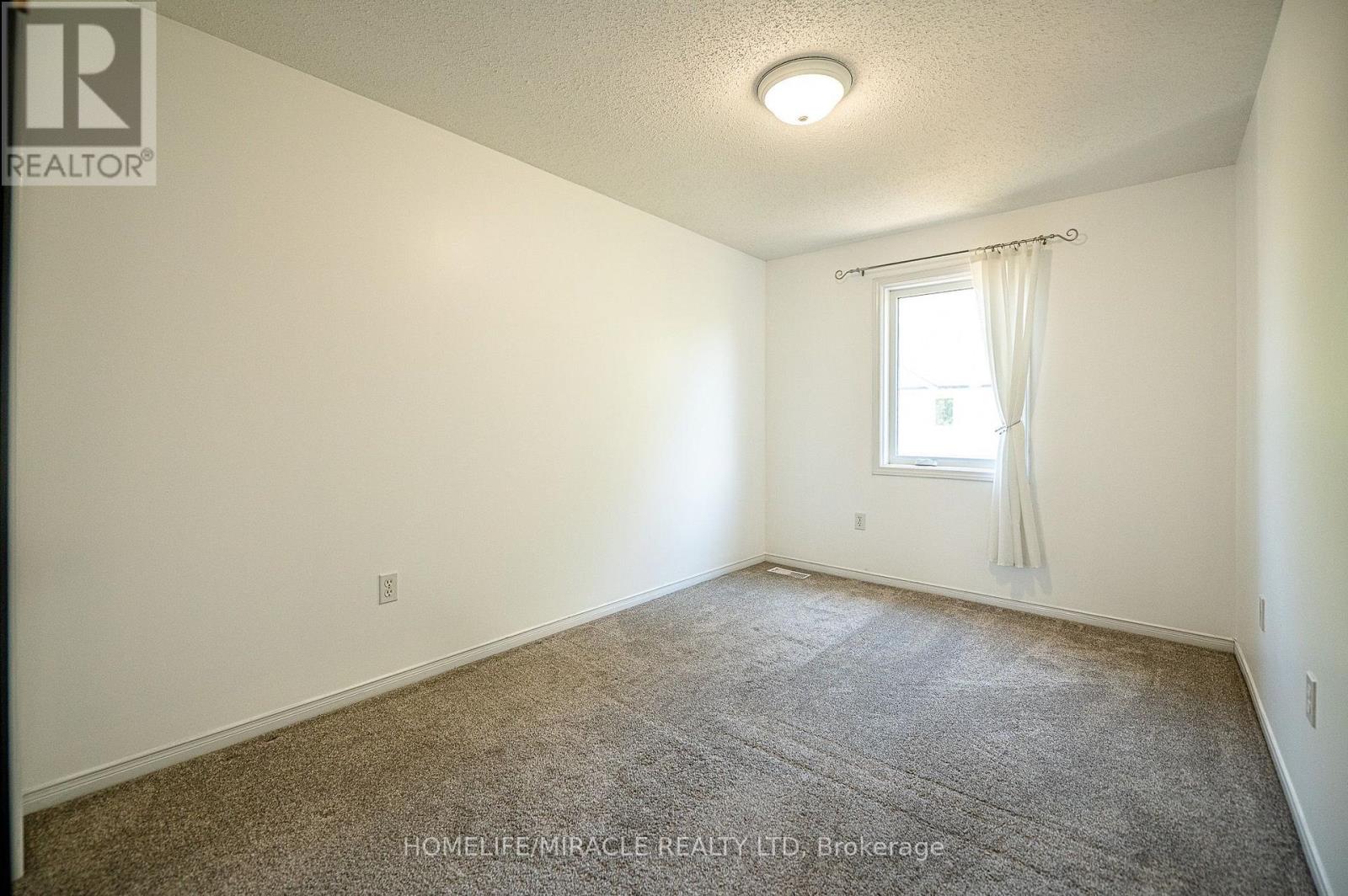 #55 151 CLAIRFIELDS DRIVE E - 21
