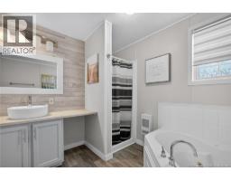 101 Nepisiguit, Dieppe, NB E1A7N1 Photo 18