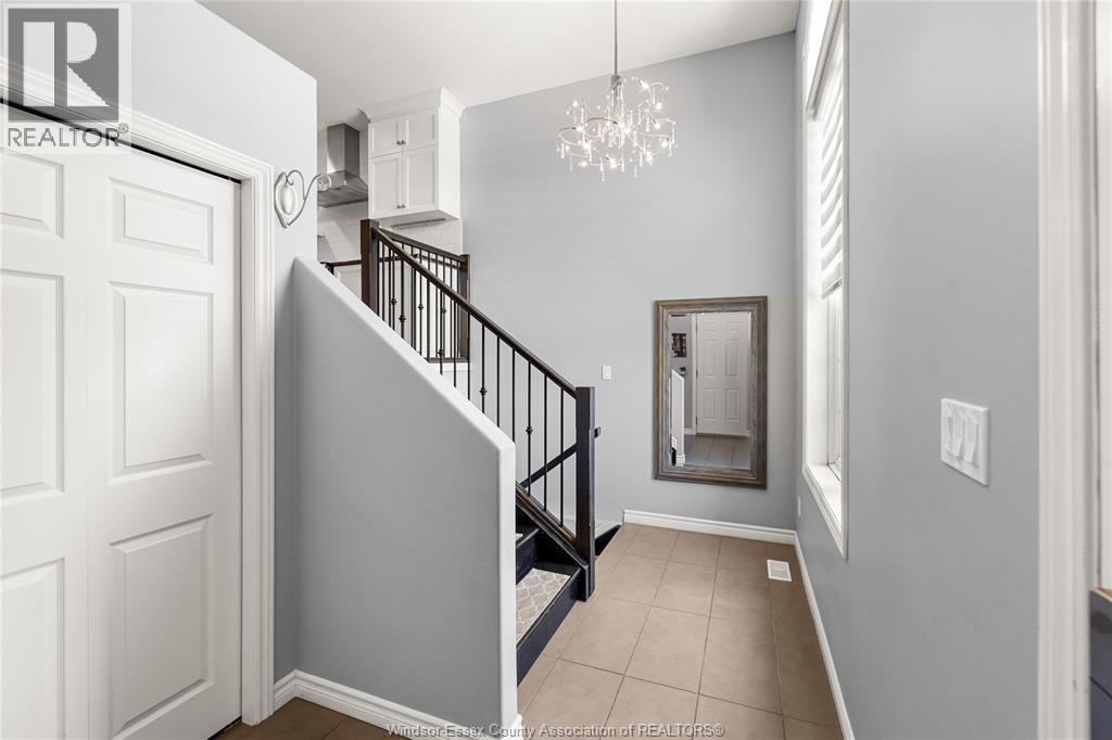 1068 THUNDERBAY AVENUE - 3