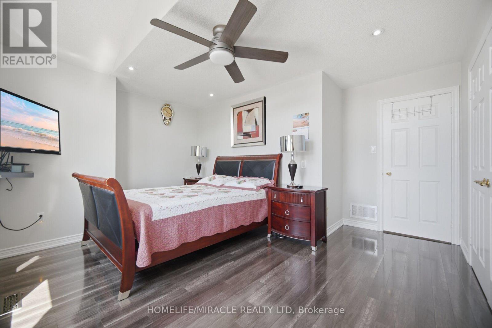 11 BARLEYFIELD ROAD - Image 31