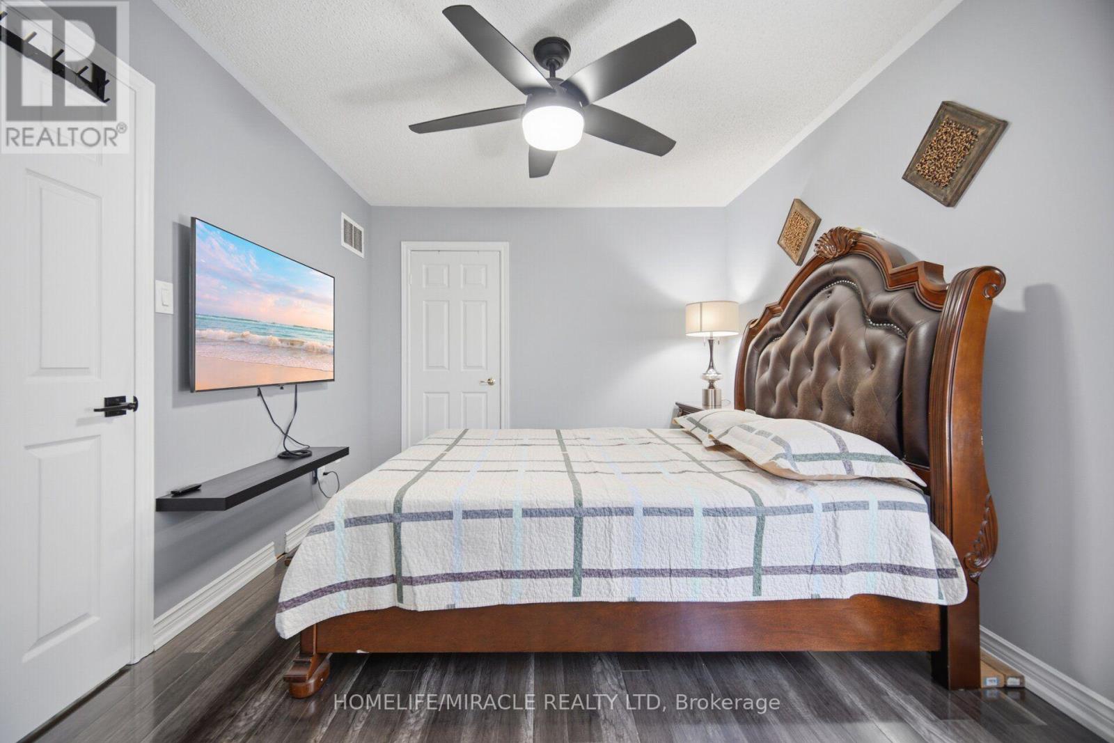 11 BARLEYFIELD ROAD - Image 32