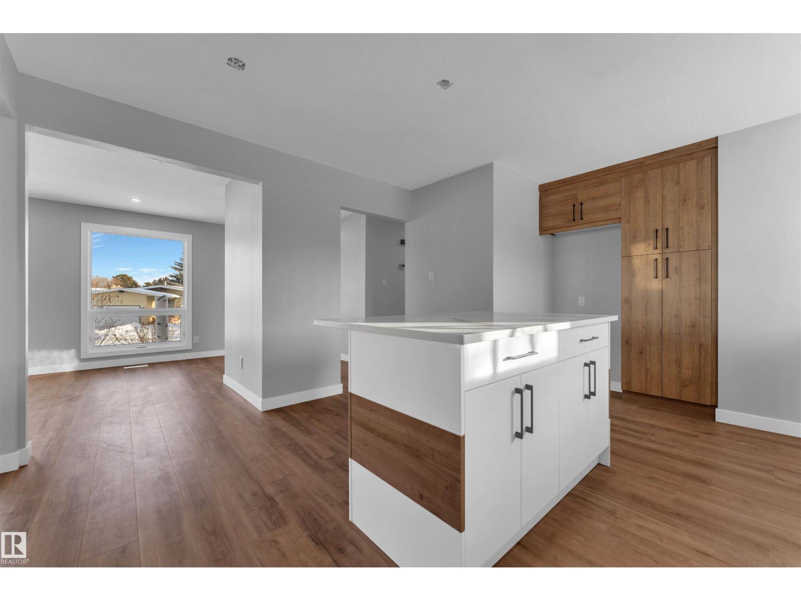 4320 74 ST NW - 10
