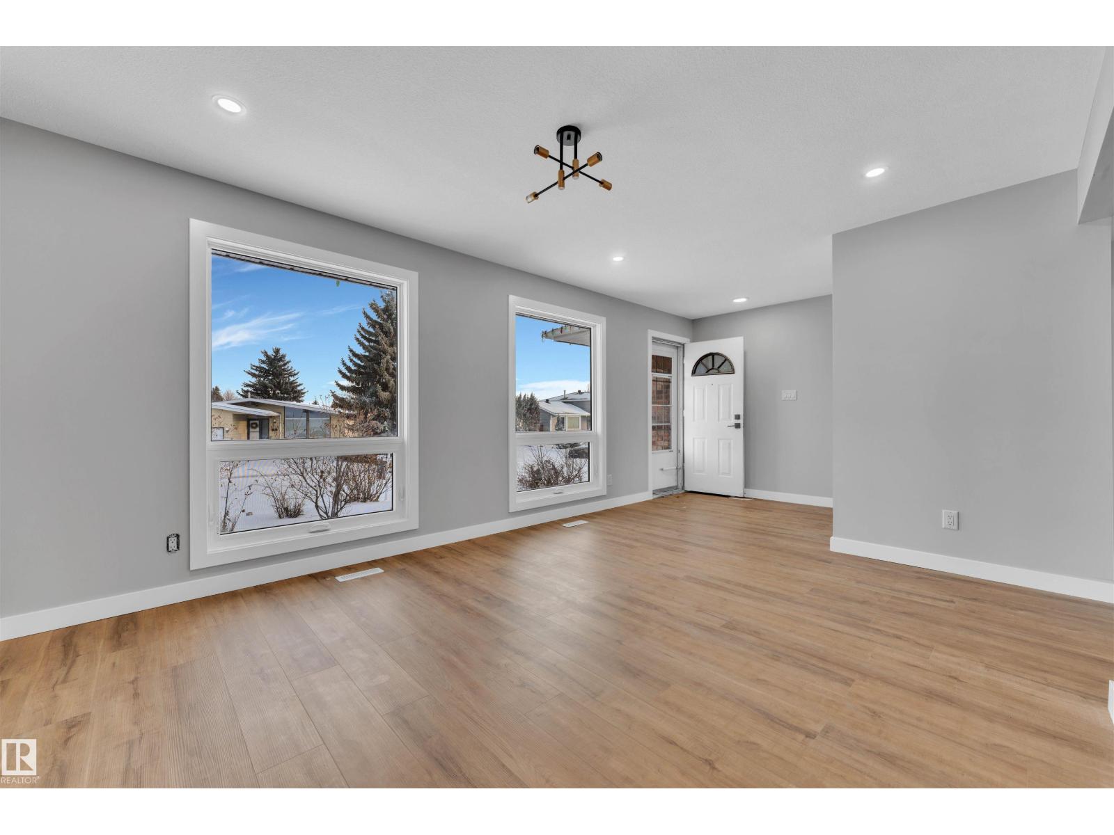 4320 74 ST NW - 4