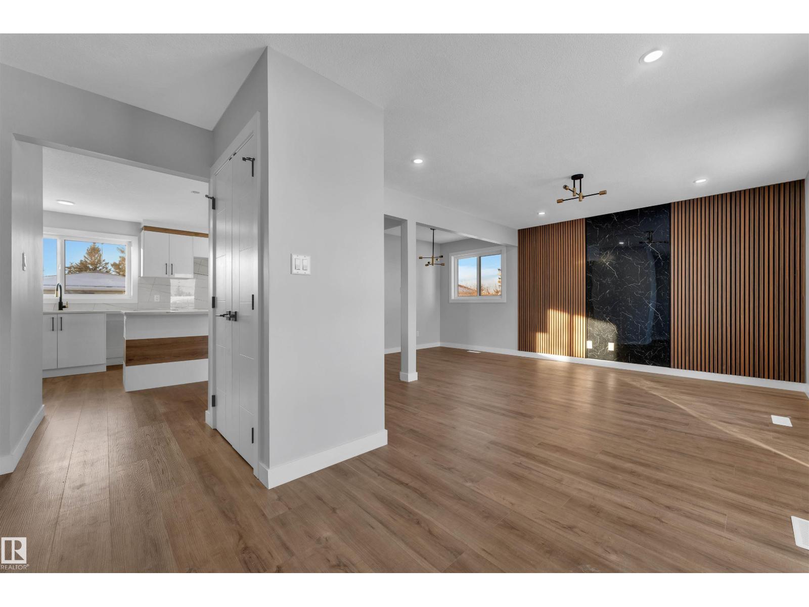 4320 74 ST NW - Image 15