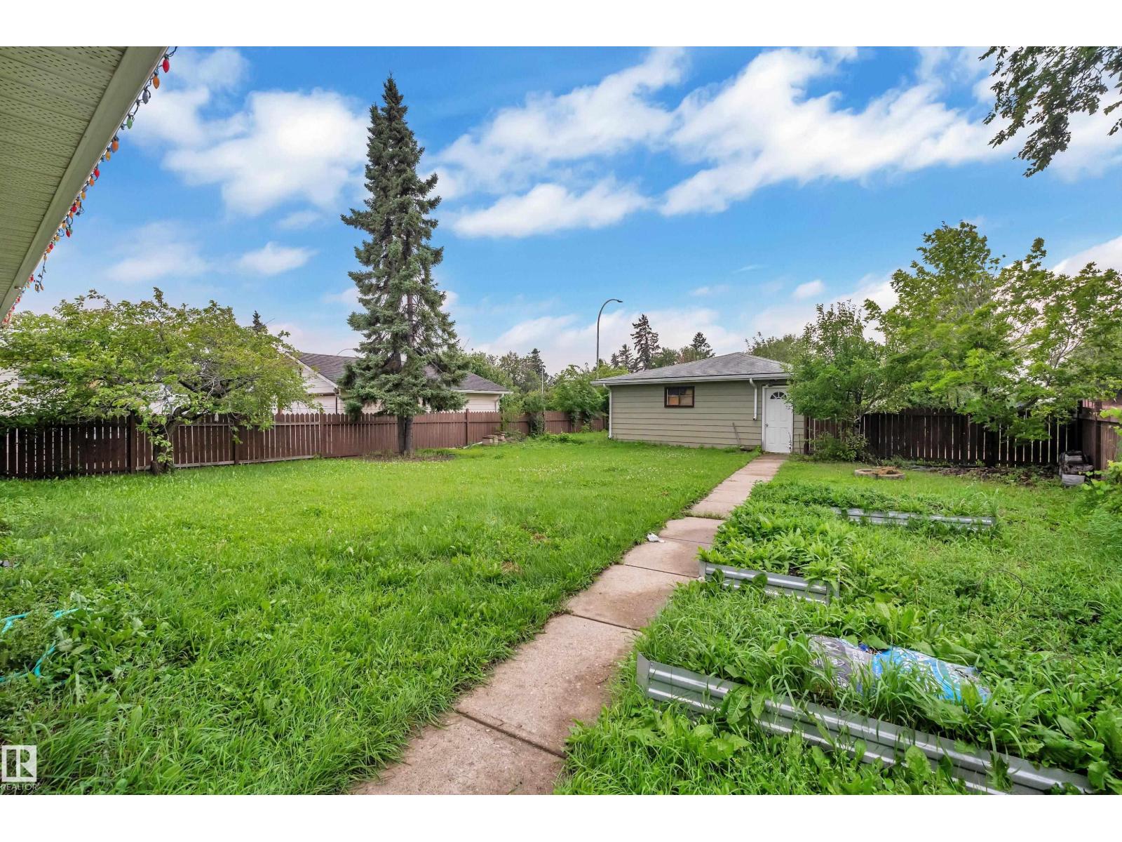 4320 74 ST NW - 39