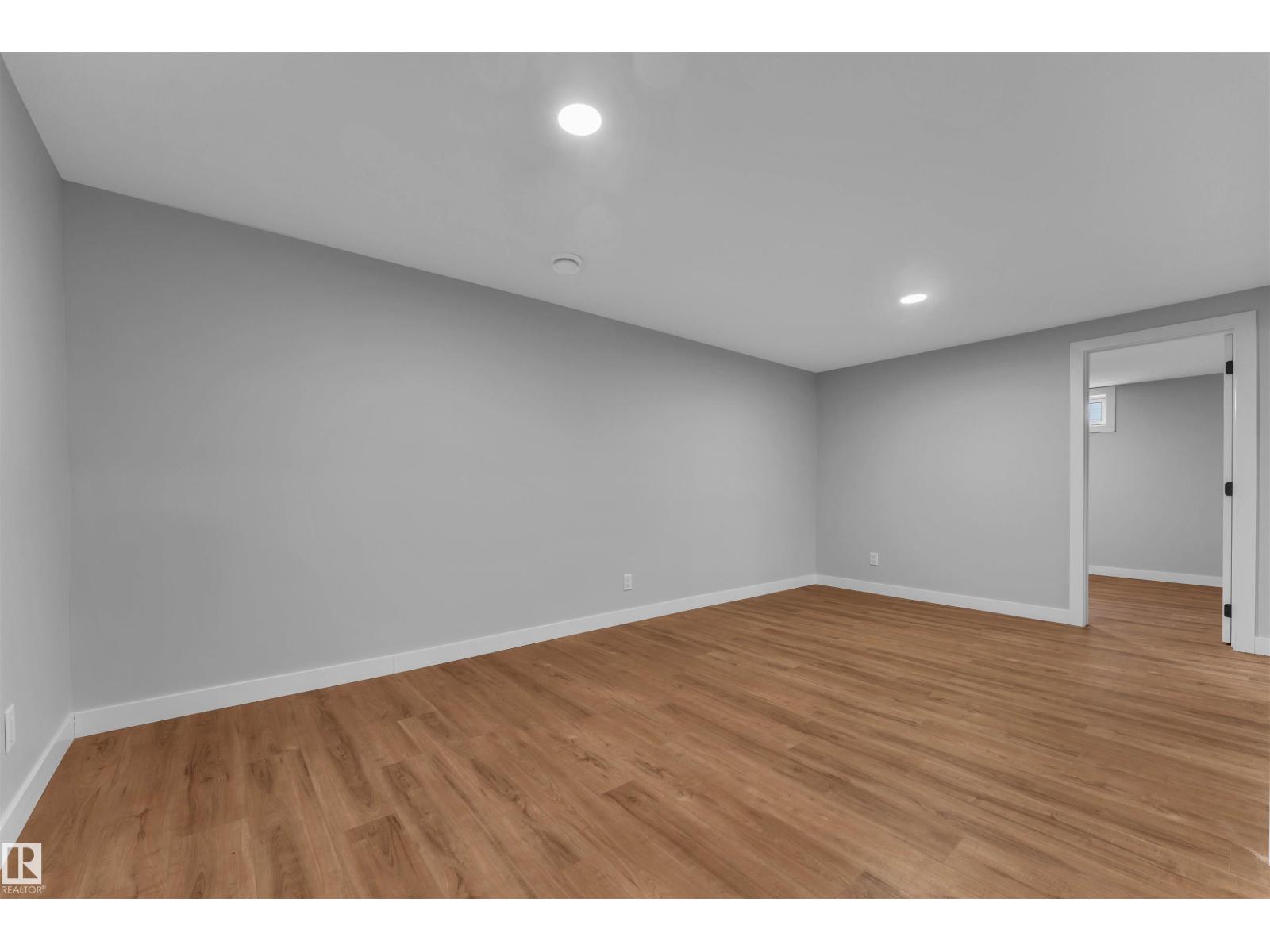4320 74 ST NW - 30