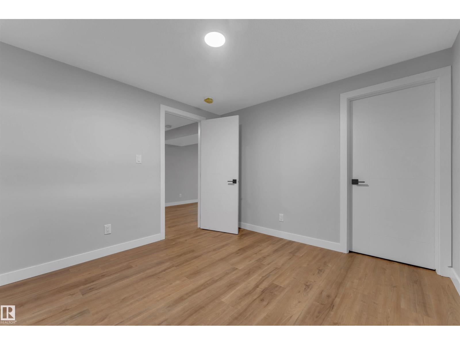 4320 74 ST NW - 37