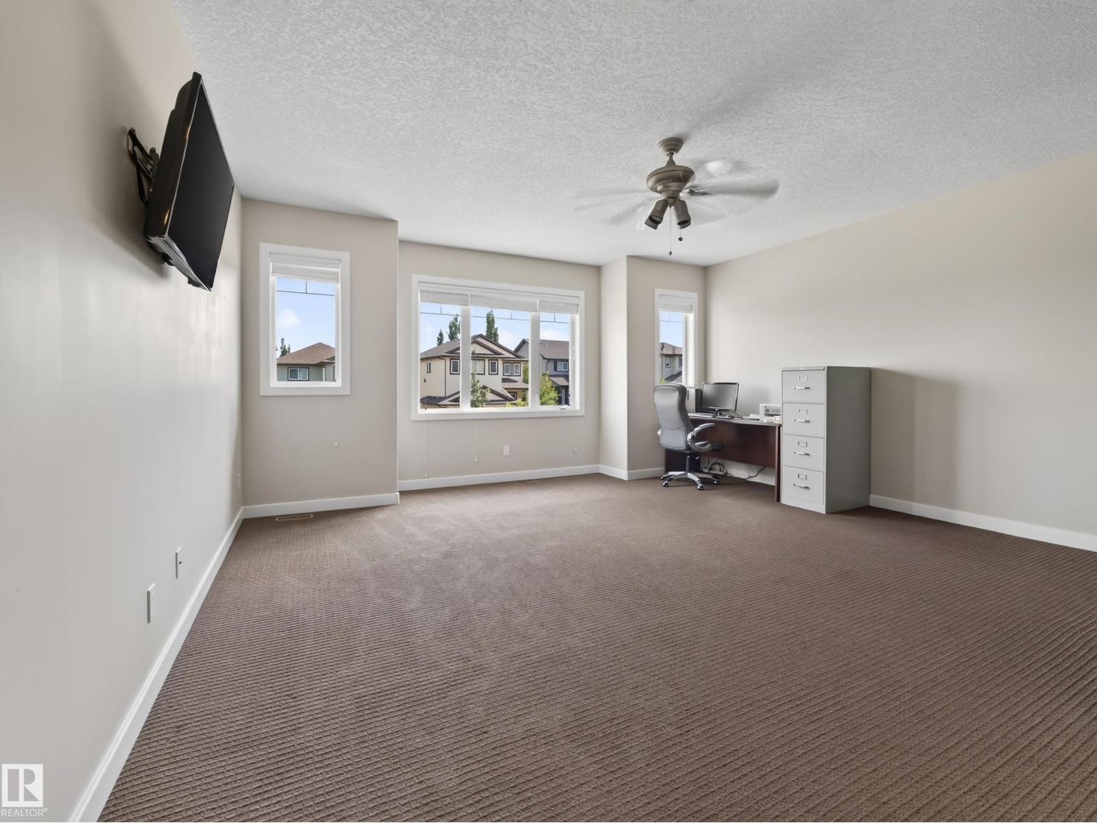5718 42 ST - 18