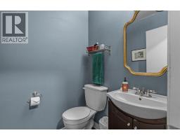 246 Kluane Drive, Banff, AB T0L0C0 Photo 19