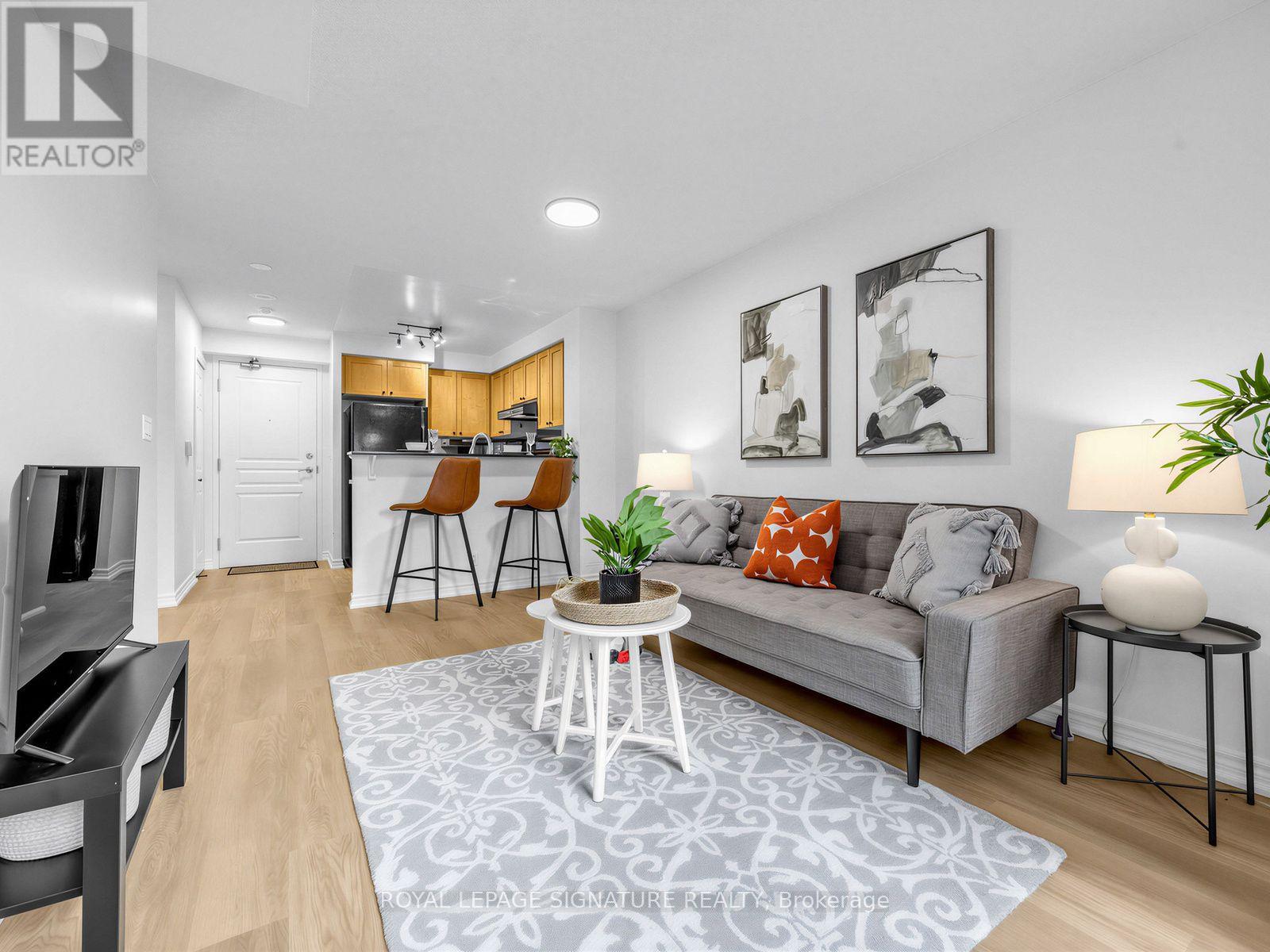 #220 16 DALLIMORE CIRCLE - 13