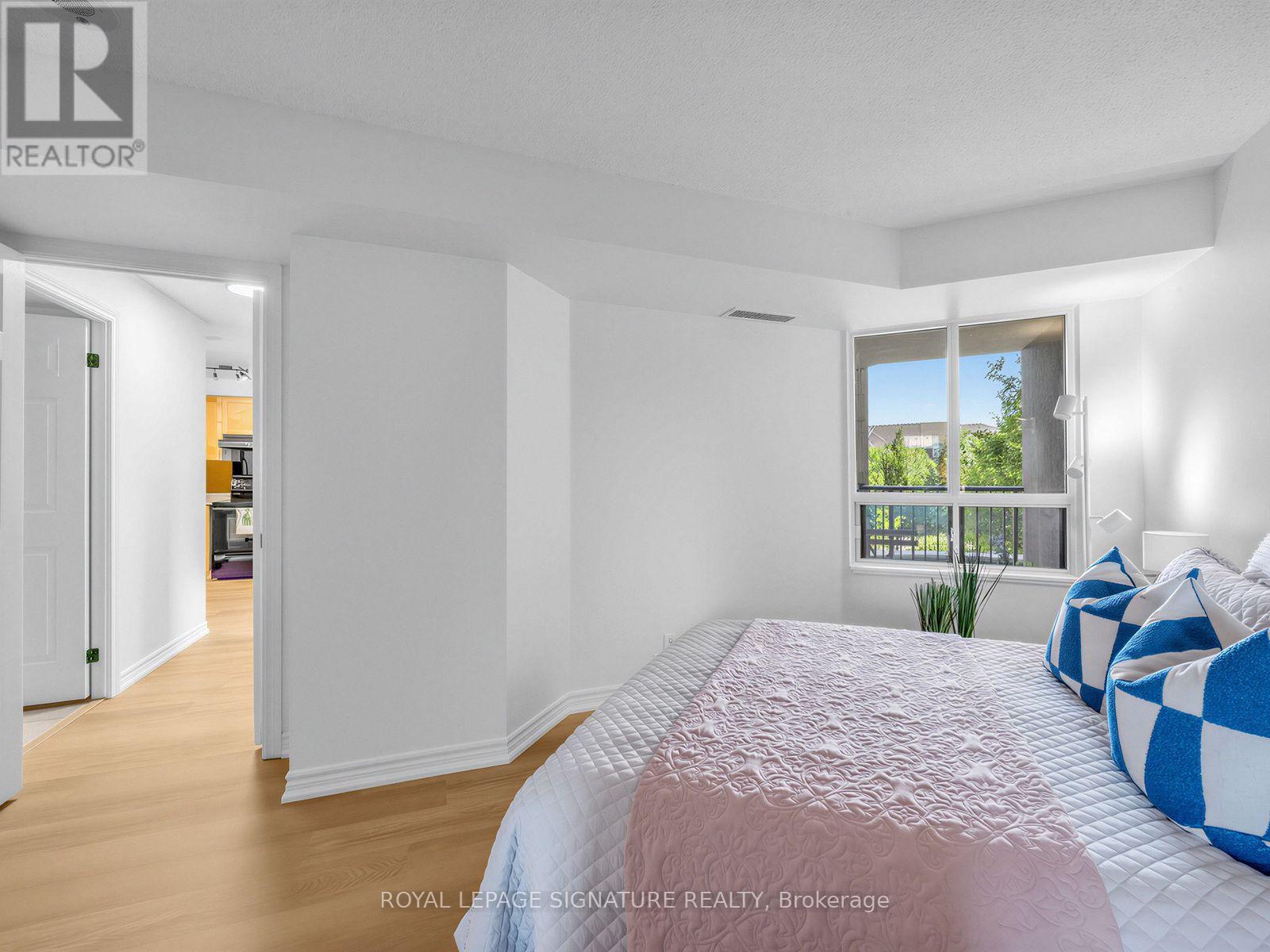 #220 16 DALLIMORE CIRCLE - 21