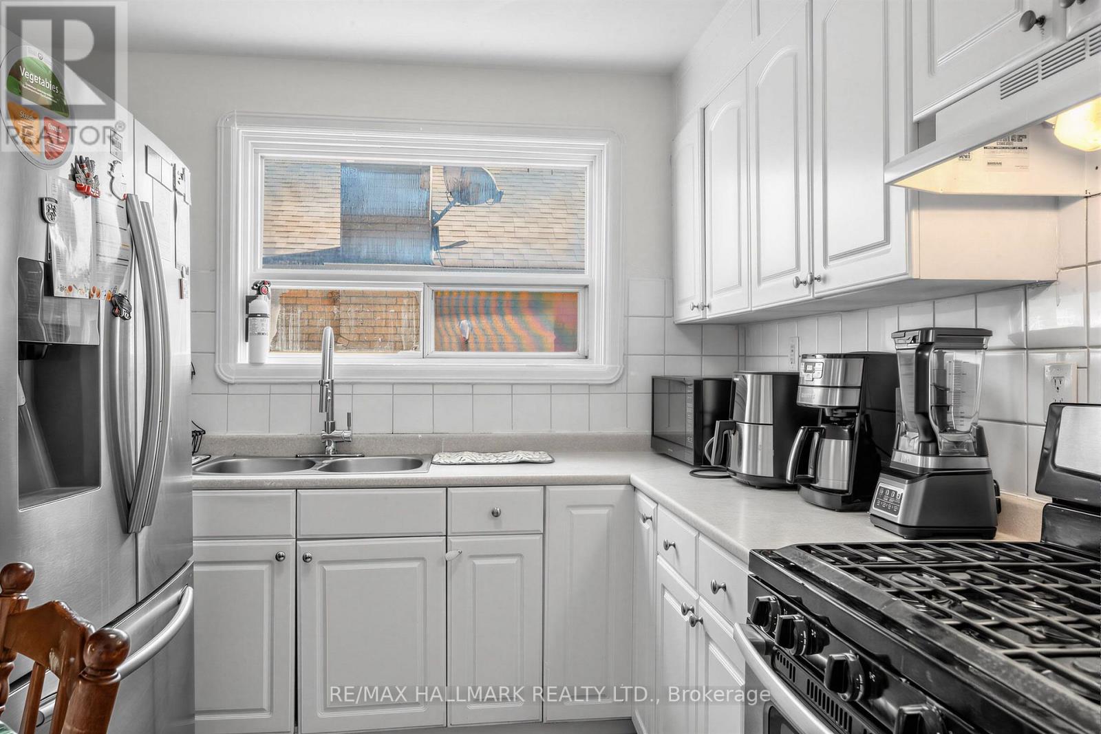 1216 VICTORIA PARK AVENUE - 12