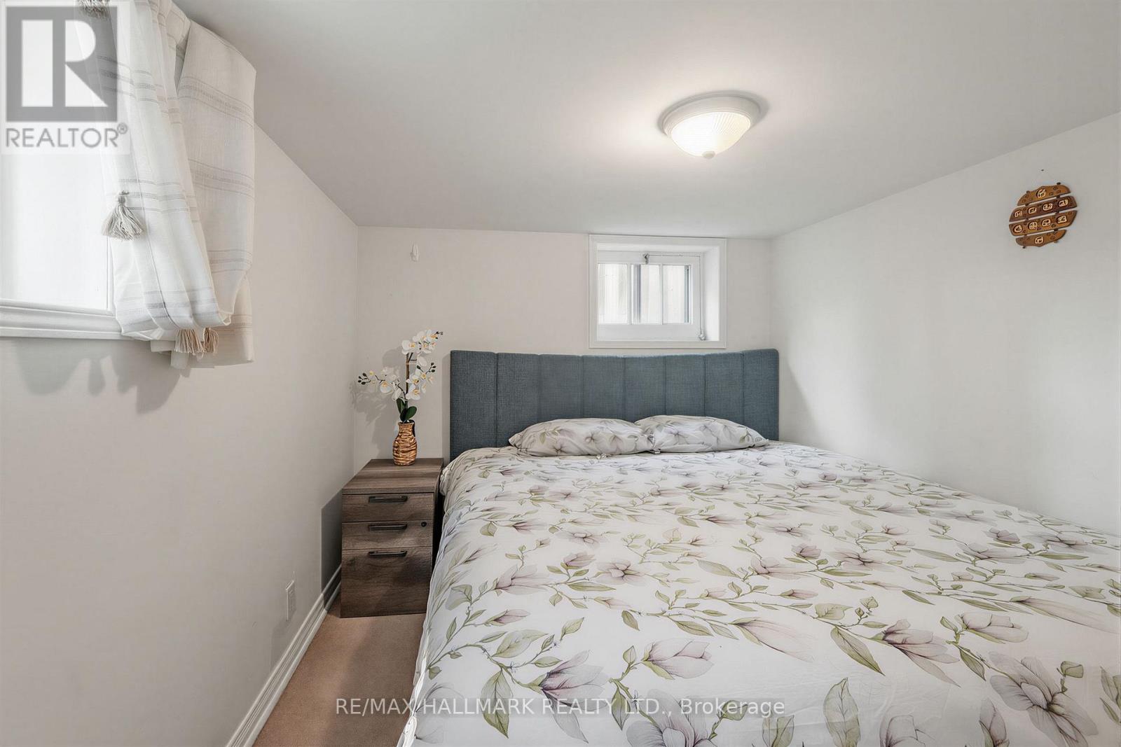 1216 VICTORIA PARK AVENUE - 22