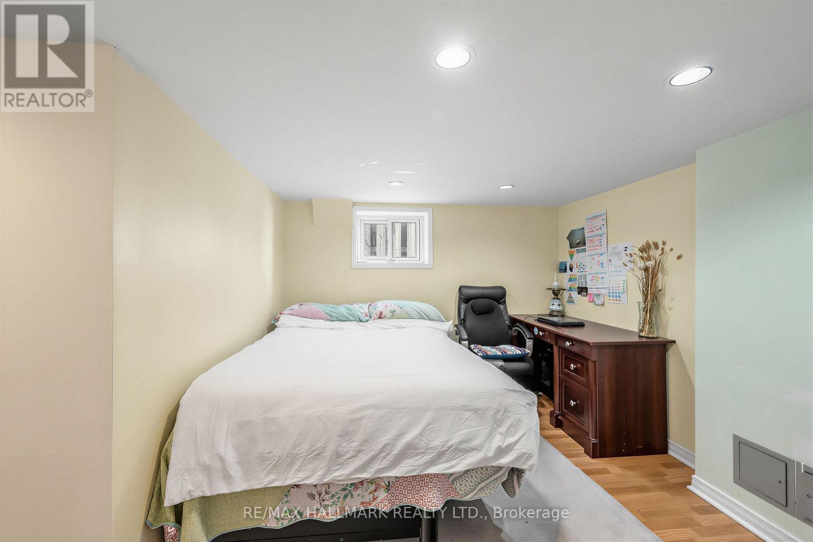 1216 VICTORIA PARK AVENUE - 28