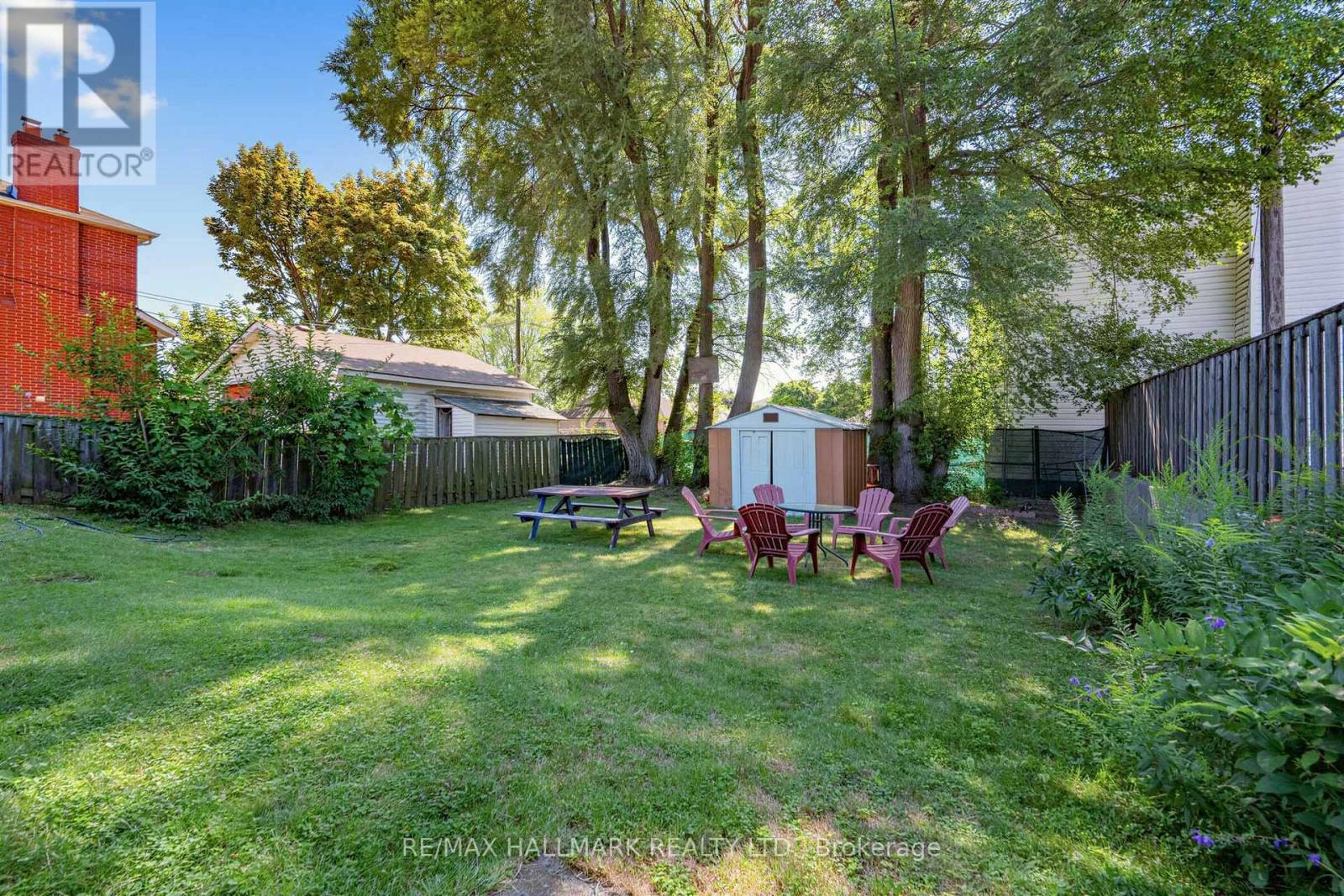 1216 VICTORIA PARK AVENUE - 35