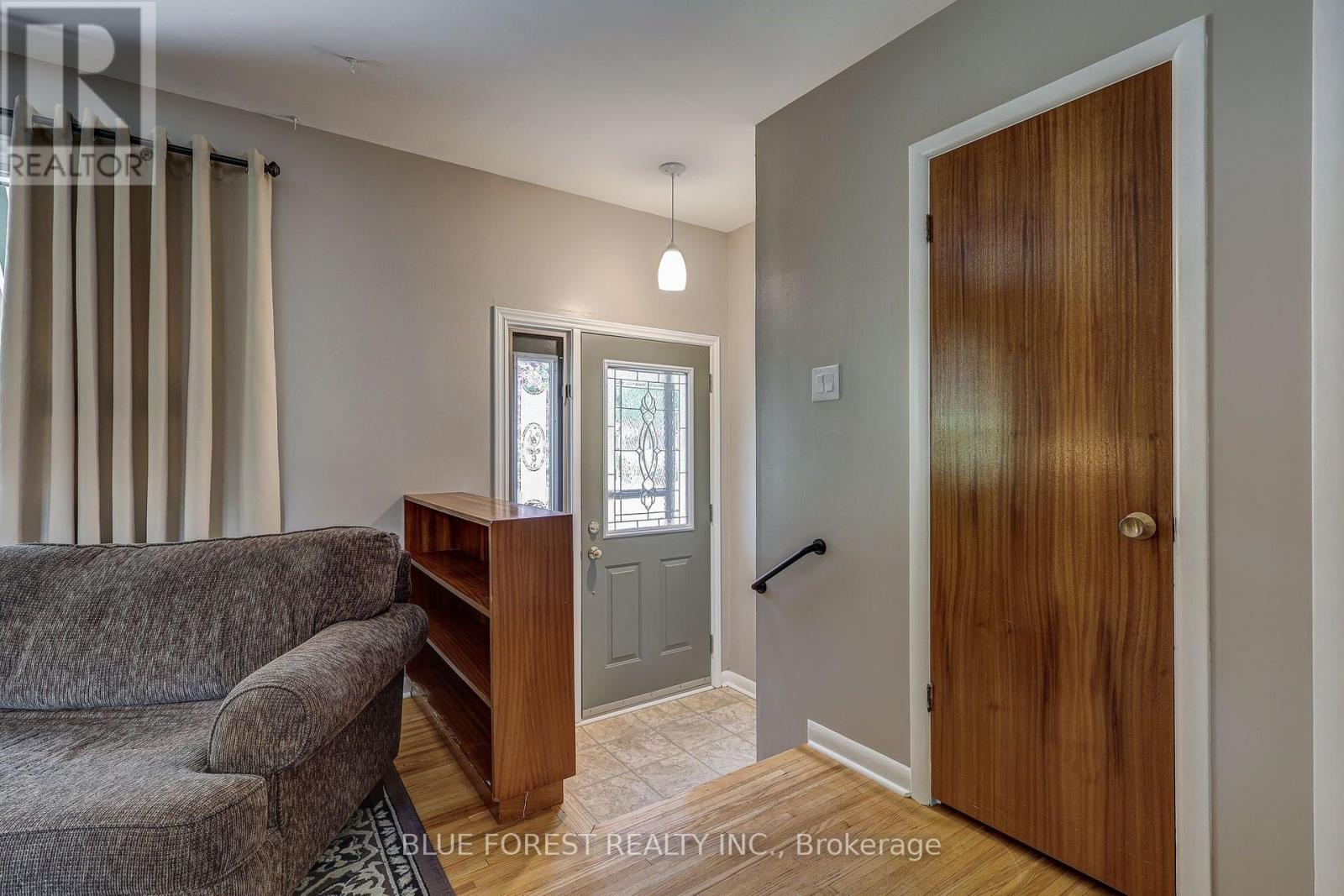 123 APONI CRESCENT - 3