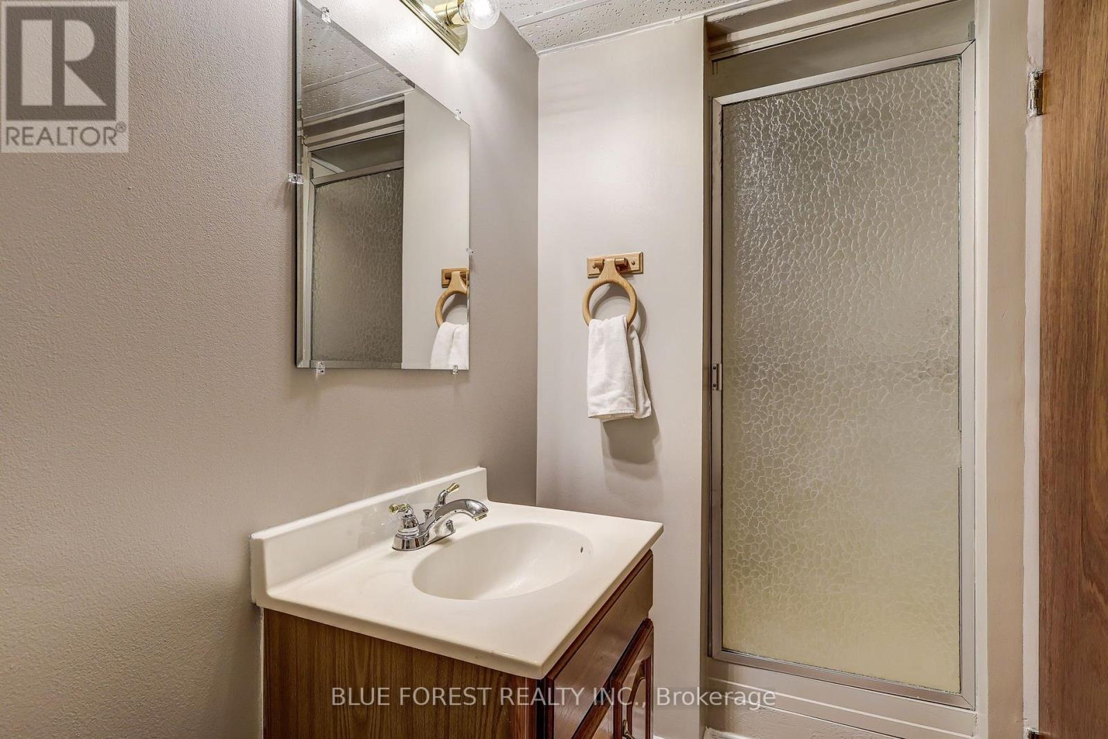 123 APONI CRESCENT - Image 34