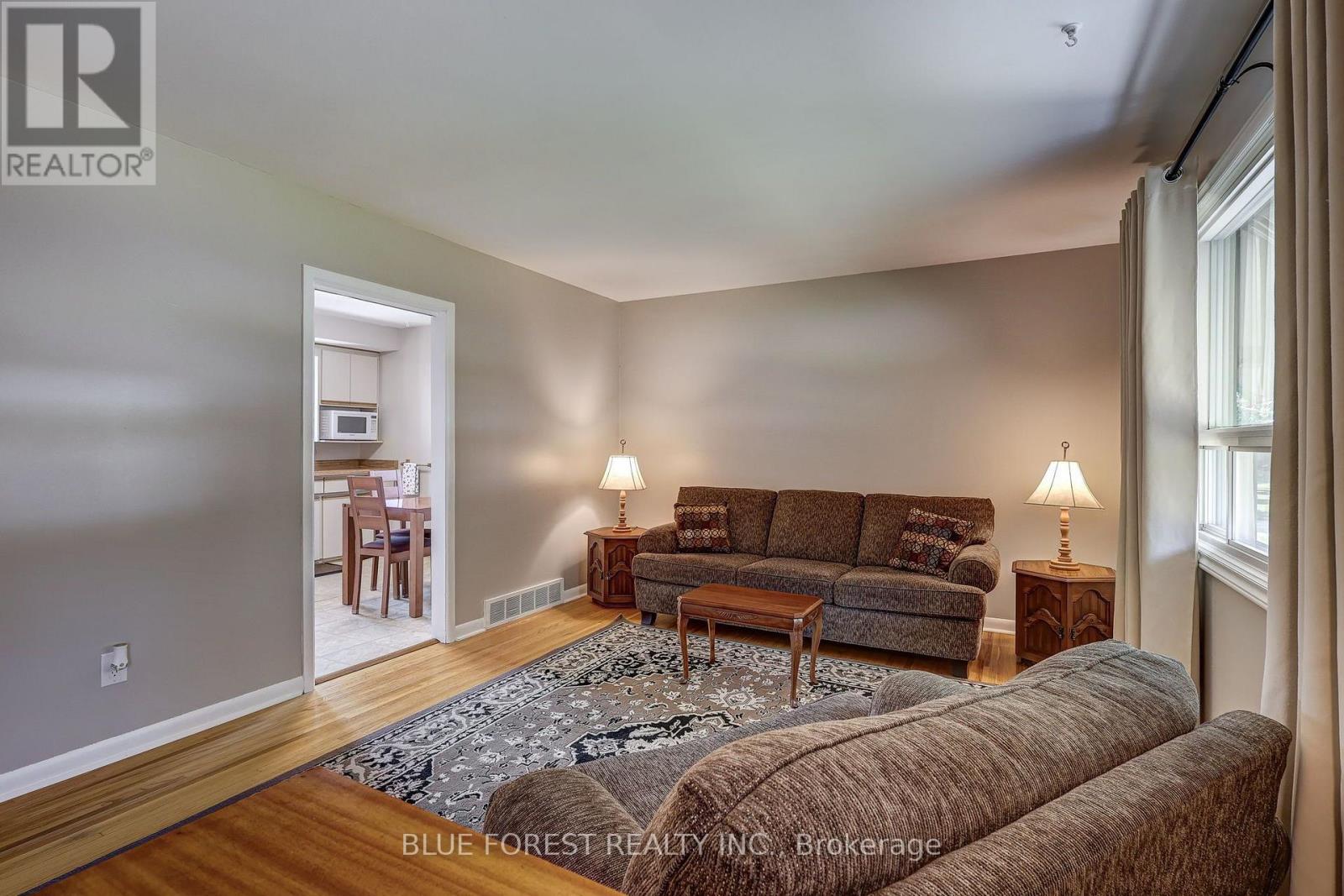 123 APONI CRESCENT - 5