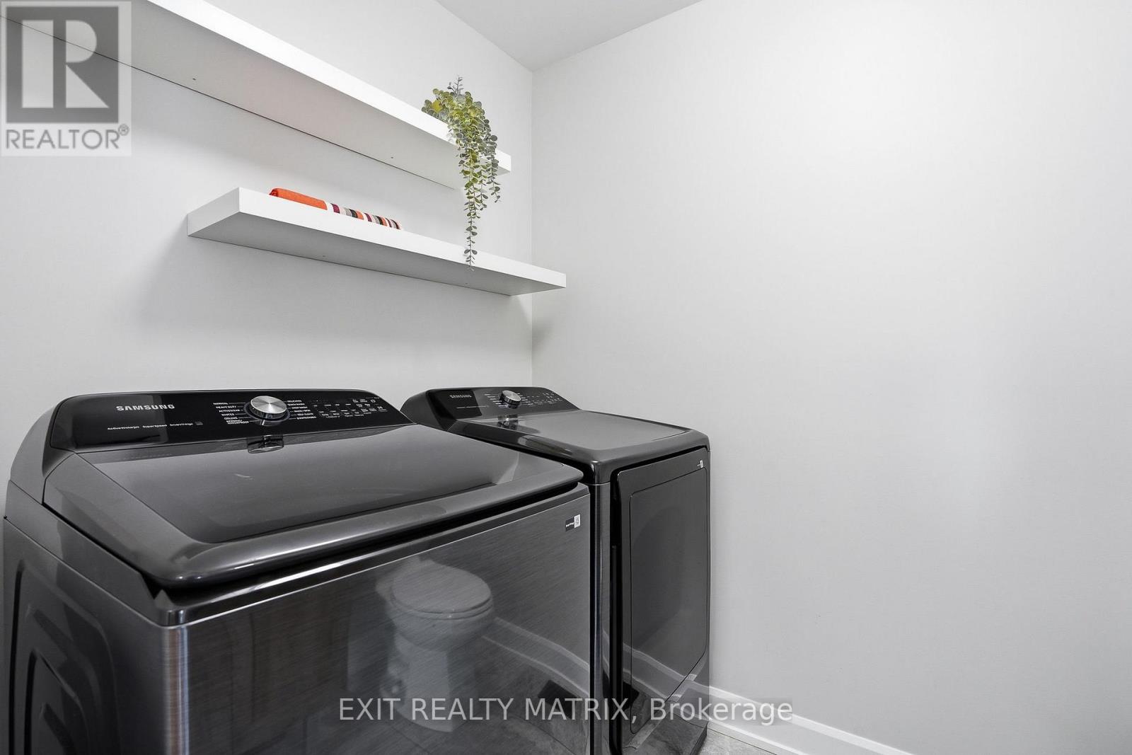 549 MARSEILLE STREET - Image 10