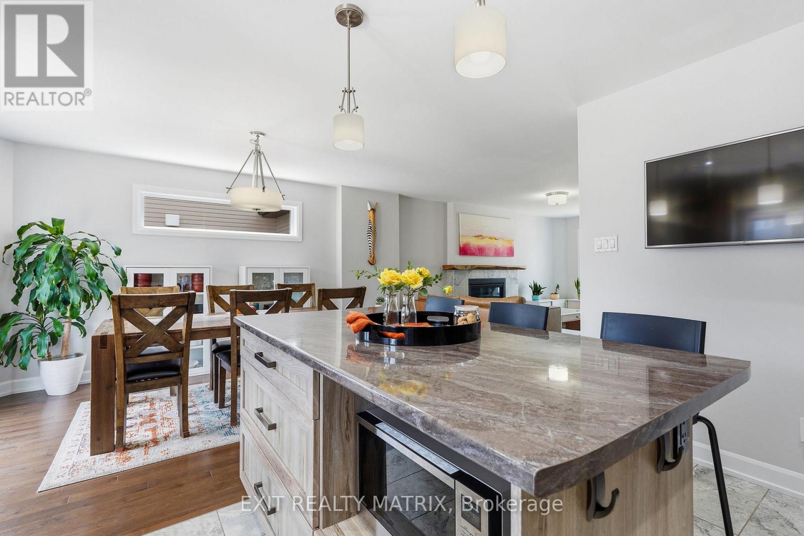 549 MARSEILLE STREET - Image 14