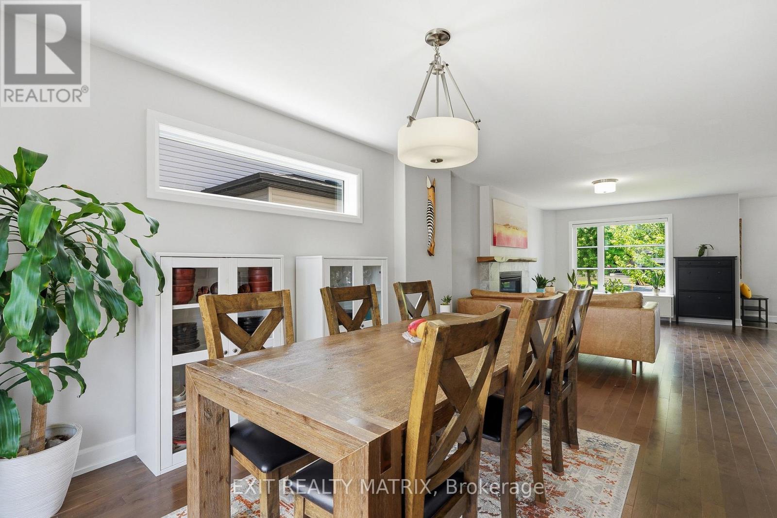 549 MARSEILLE STREET - Image 19