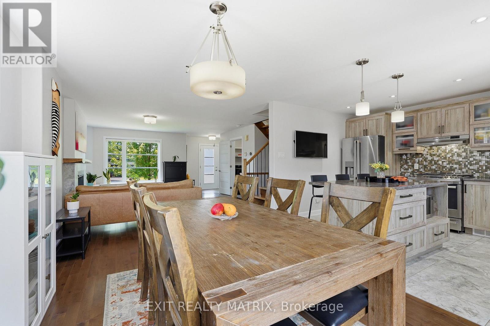 549 MARSEILLE STREET - Image 20