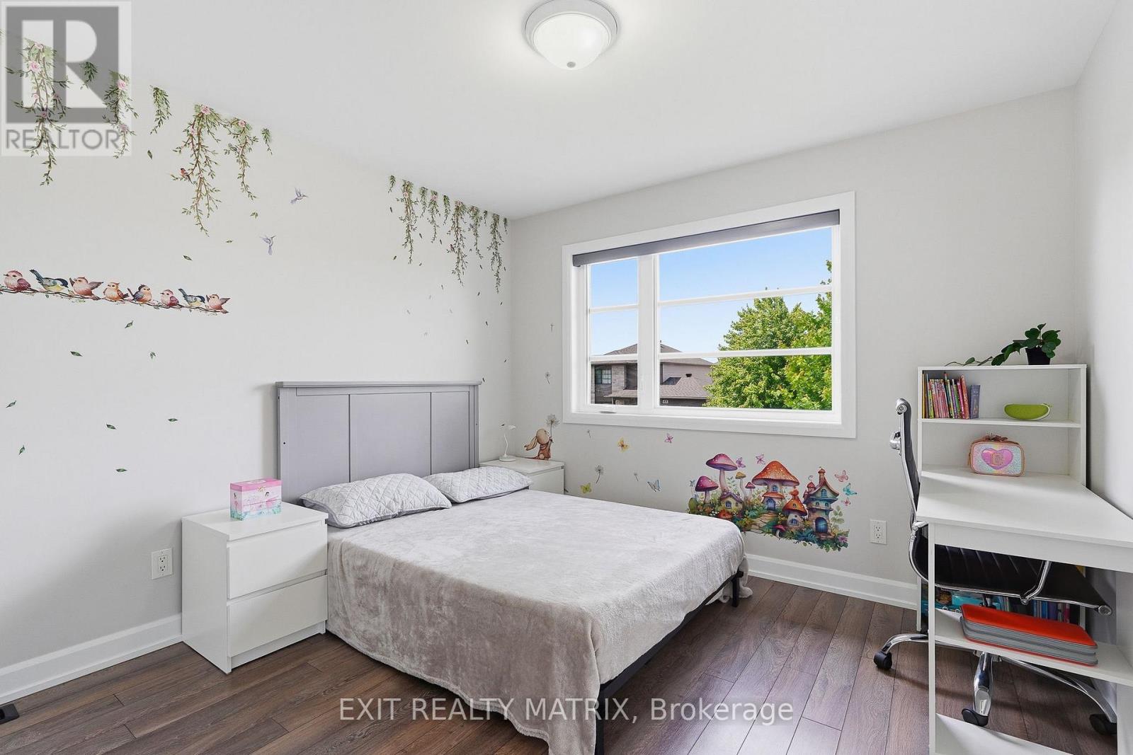 549 MARSEILLE STREET - Image 22