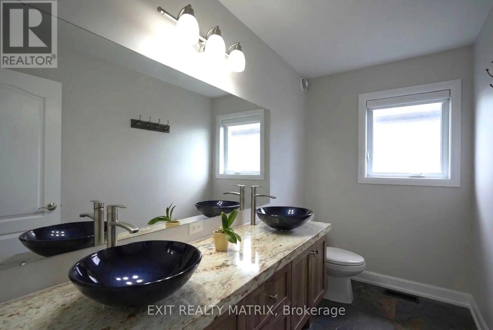 549 MARSEILLE STREET - Image 26