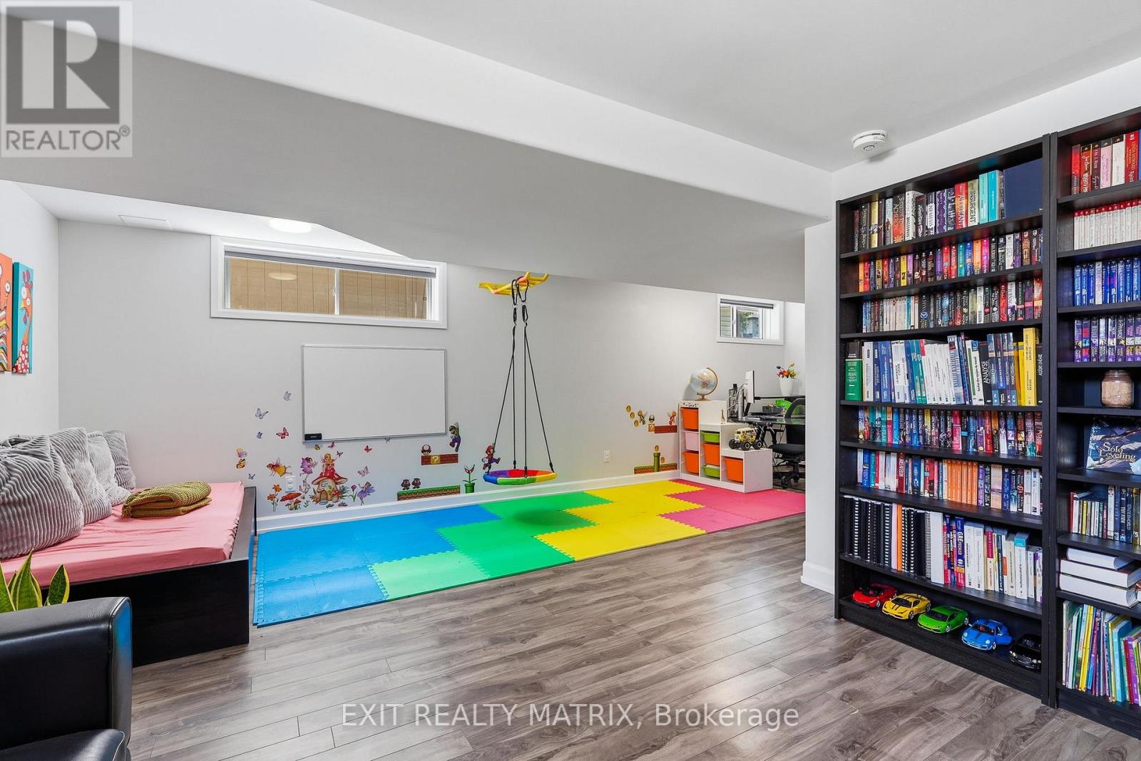 549 MARSEILLE STREET - Image 29