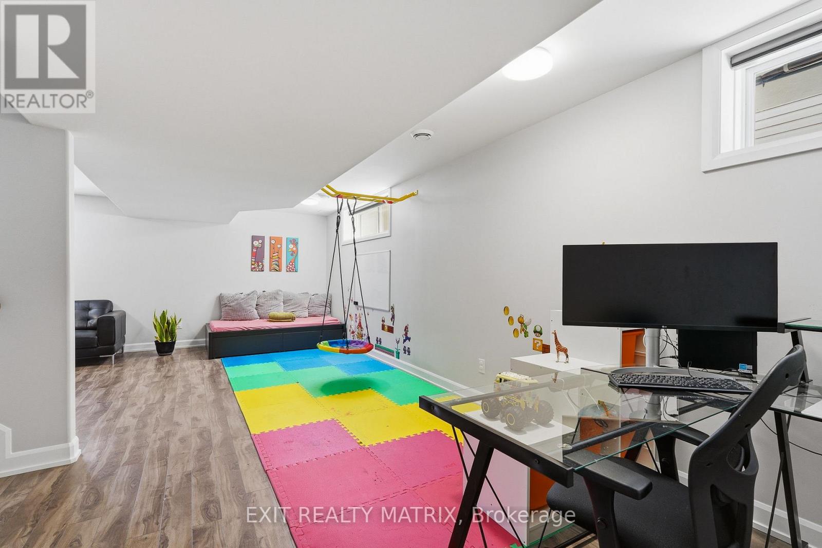549 MARSEILLE STREET - Image 30