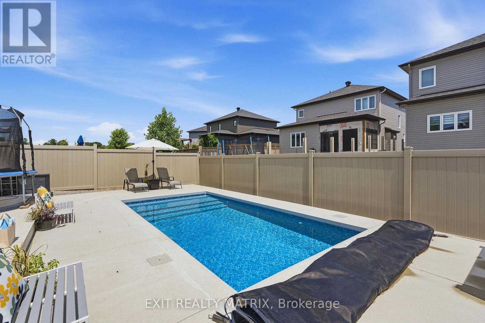 549 MARSEILLE STREET - Image 31