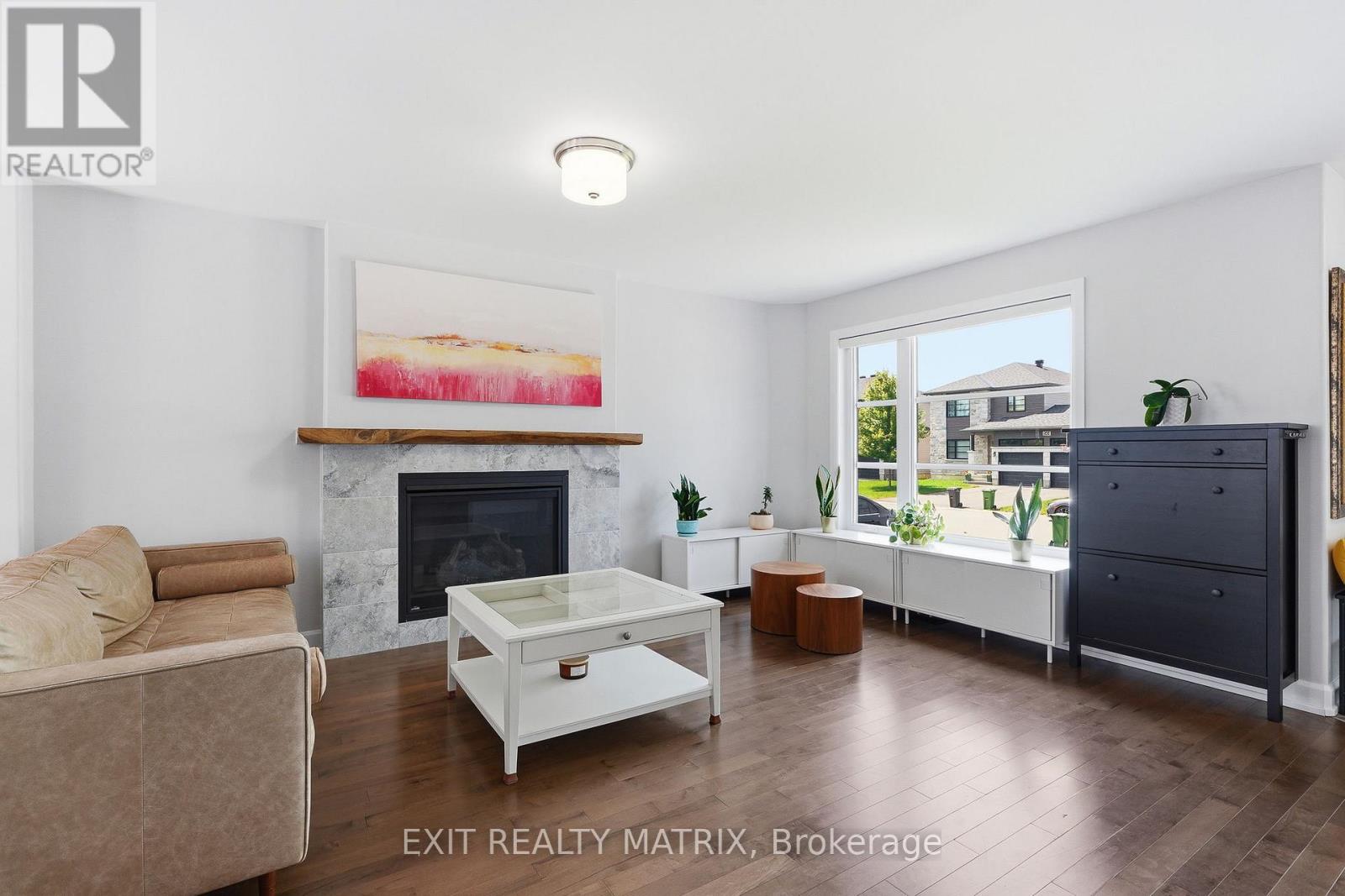 549 MARSEILLE STREET - Image 6
