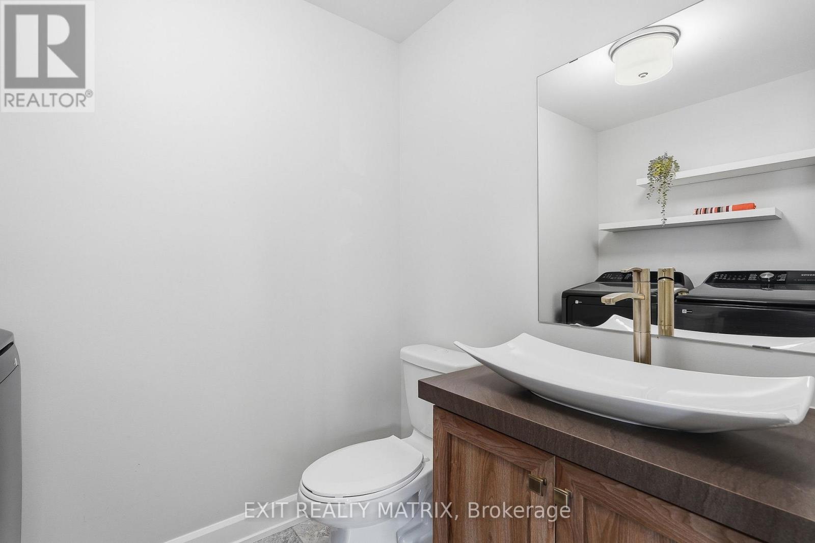 549 MARSEILLE STREET - Image 9