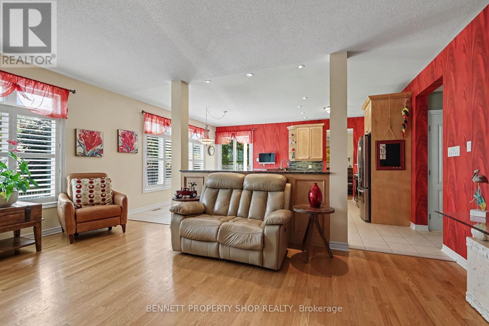 4 Bed, 3 Bath House for Sale in Ottawa – 32 ROCHELLE DRIVE, Ottawa – MLS# X13644228 - Image 9