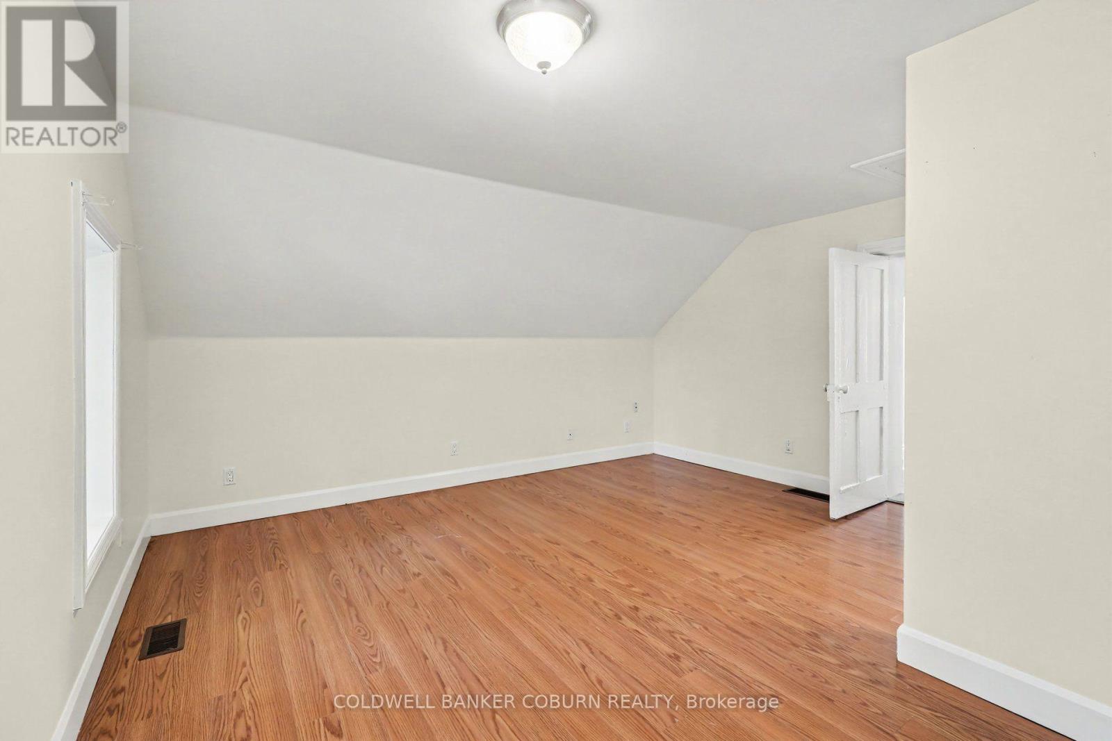 25 MILL STREET - 32