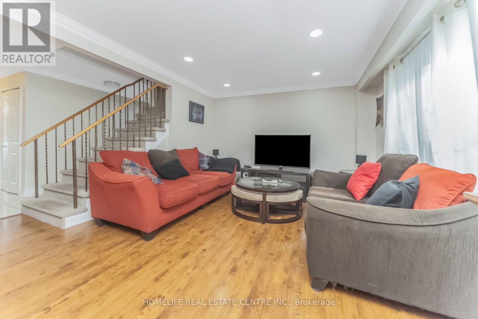17 ASHFORD COURT - 22
