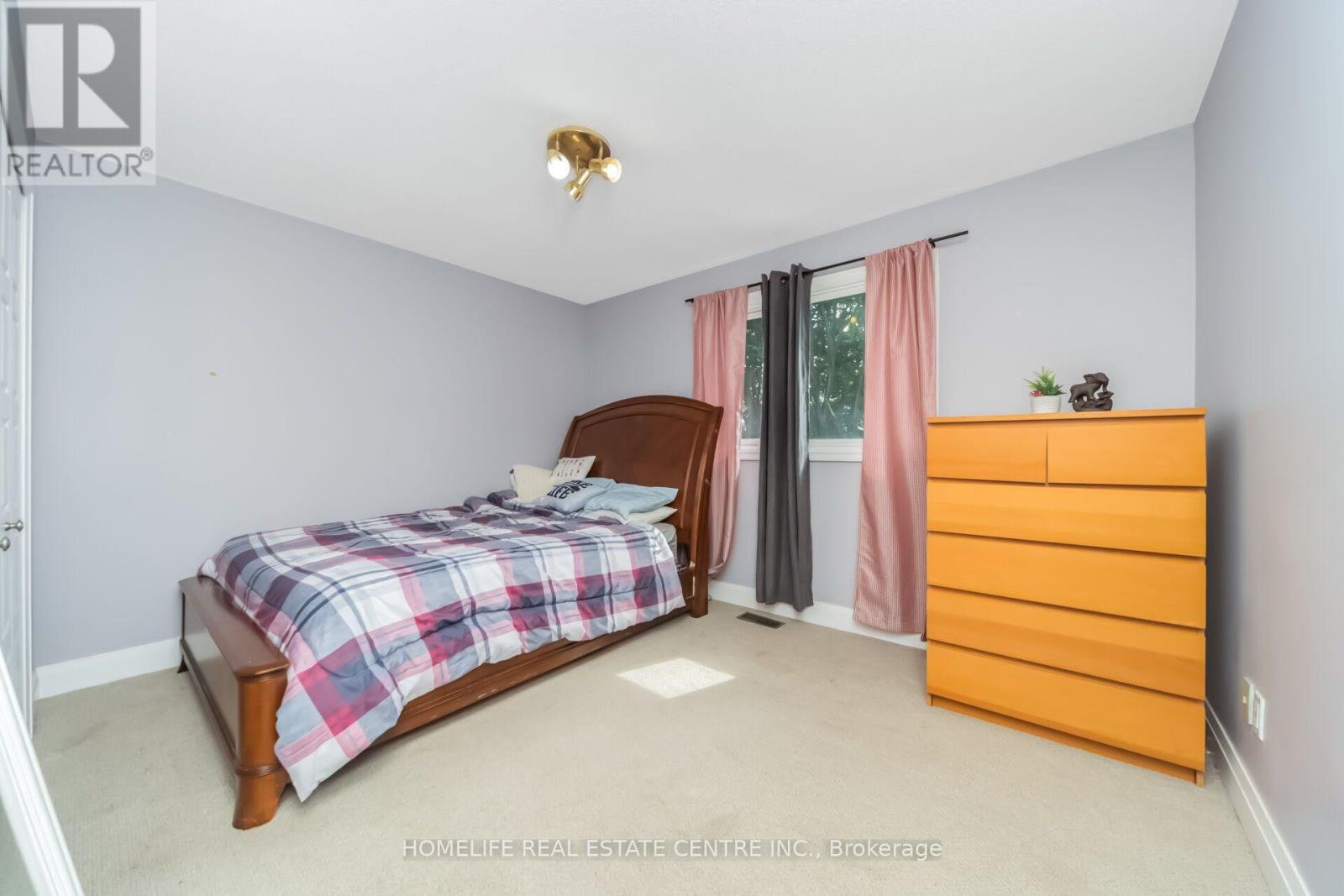 17 ASHFORD COURT - 33