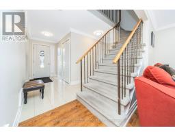 17 Ashford Court, Brampton, ON L6V3E2 Photo 8