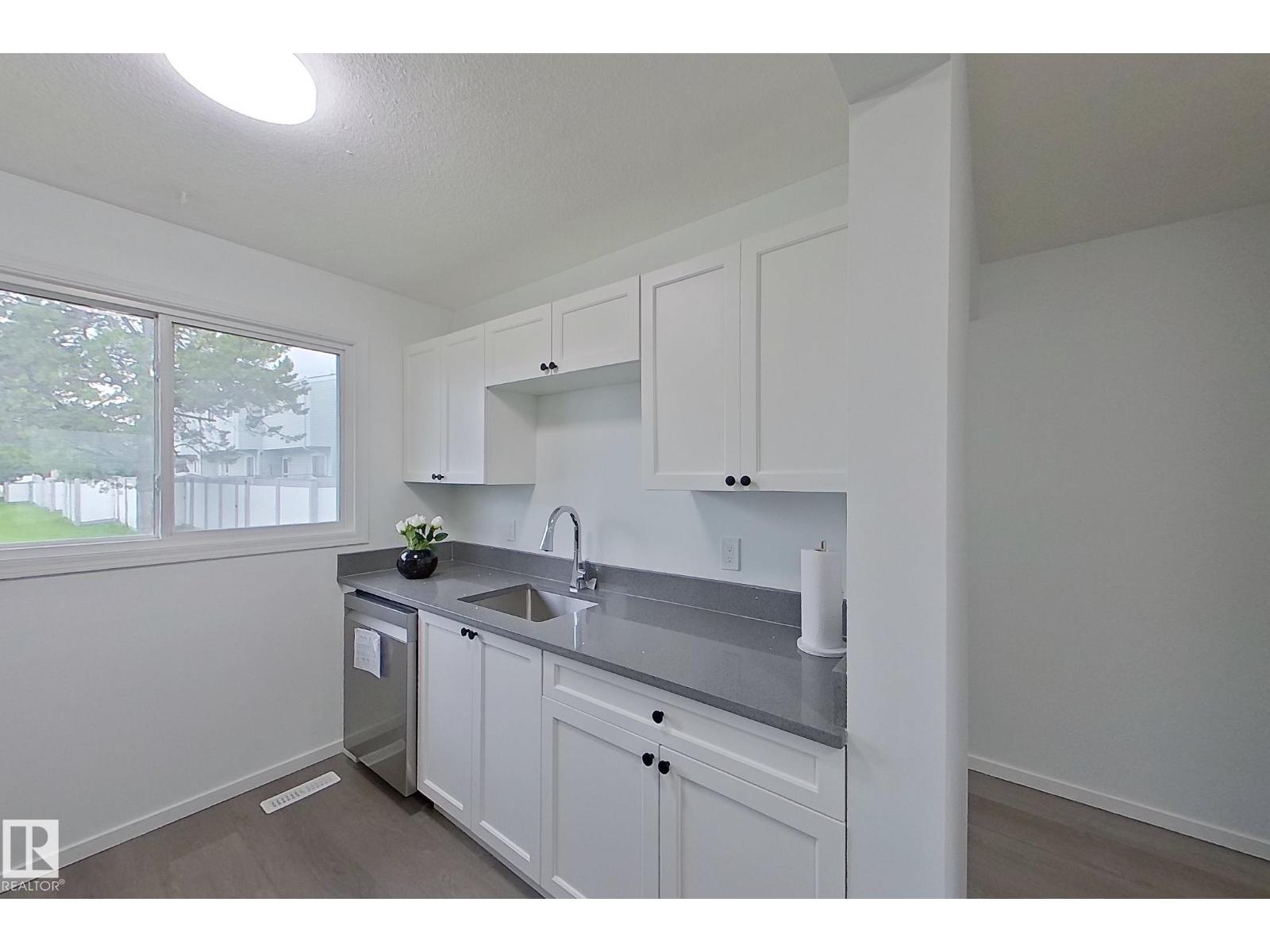 209 Dickinsfield CO NW - 10