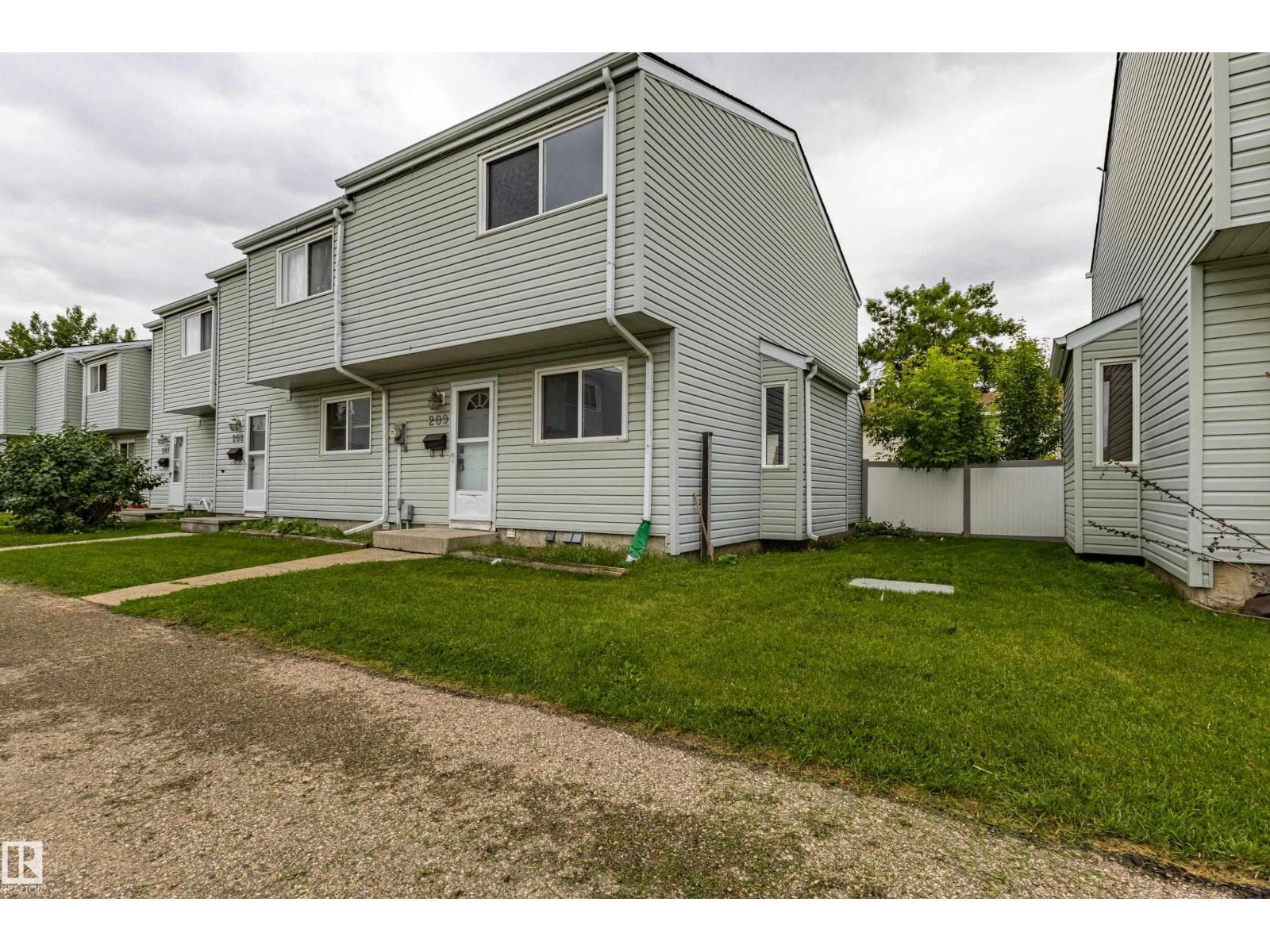 209 Dickinsfield CO NW - 2
