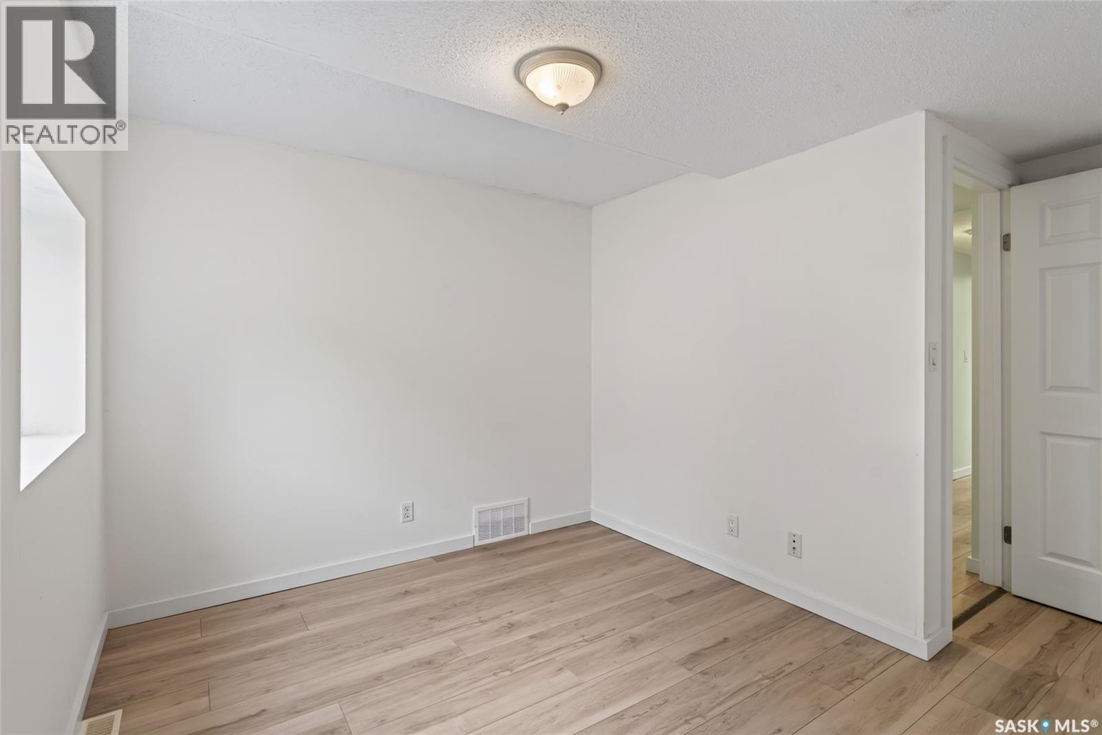108 1st AVENUE W - 15