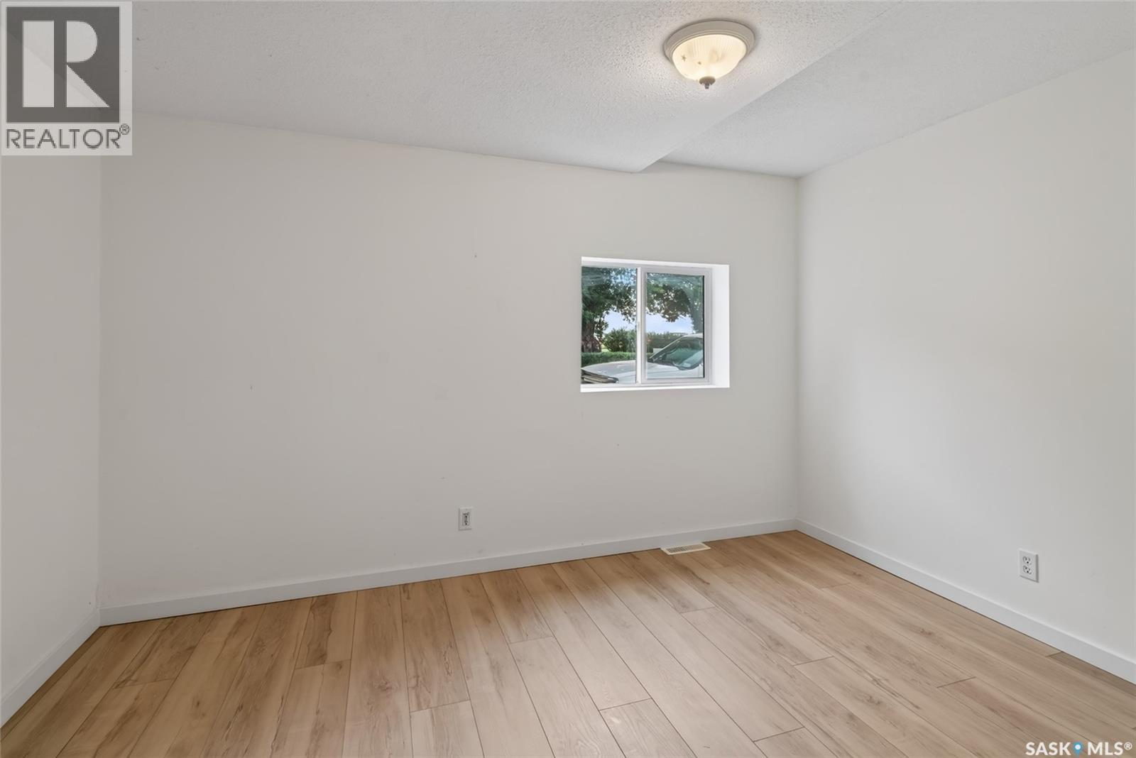 108 1st AVENUE W - 17